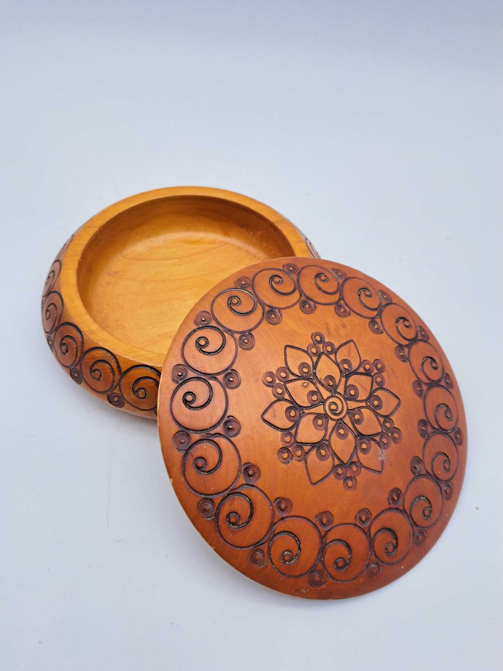 Vintage Polish Folk Art Round Wooden Trinket Box – Hand-Carved Pyrography Mandala Design