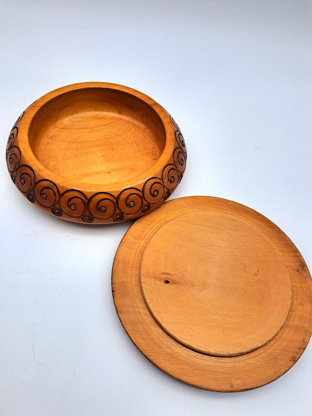 Vintage Polish Folk Art Round Wooden Trinket Box – Hand-Carved Pyrography Mandala Design