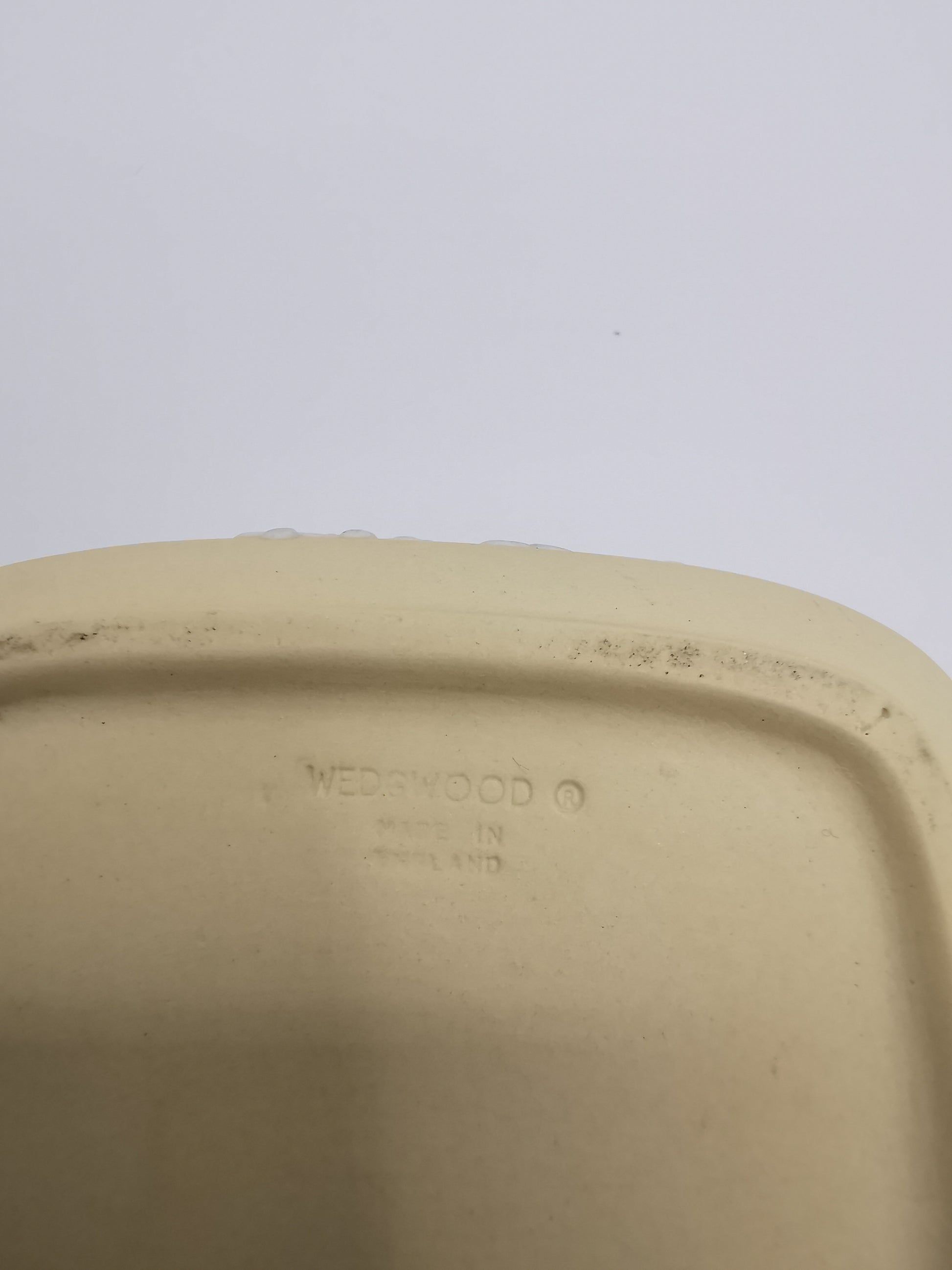 Vintage 1971 Wedgwood Primrose Yellow Jasperware Pagoda Trinket Box