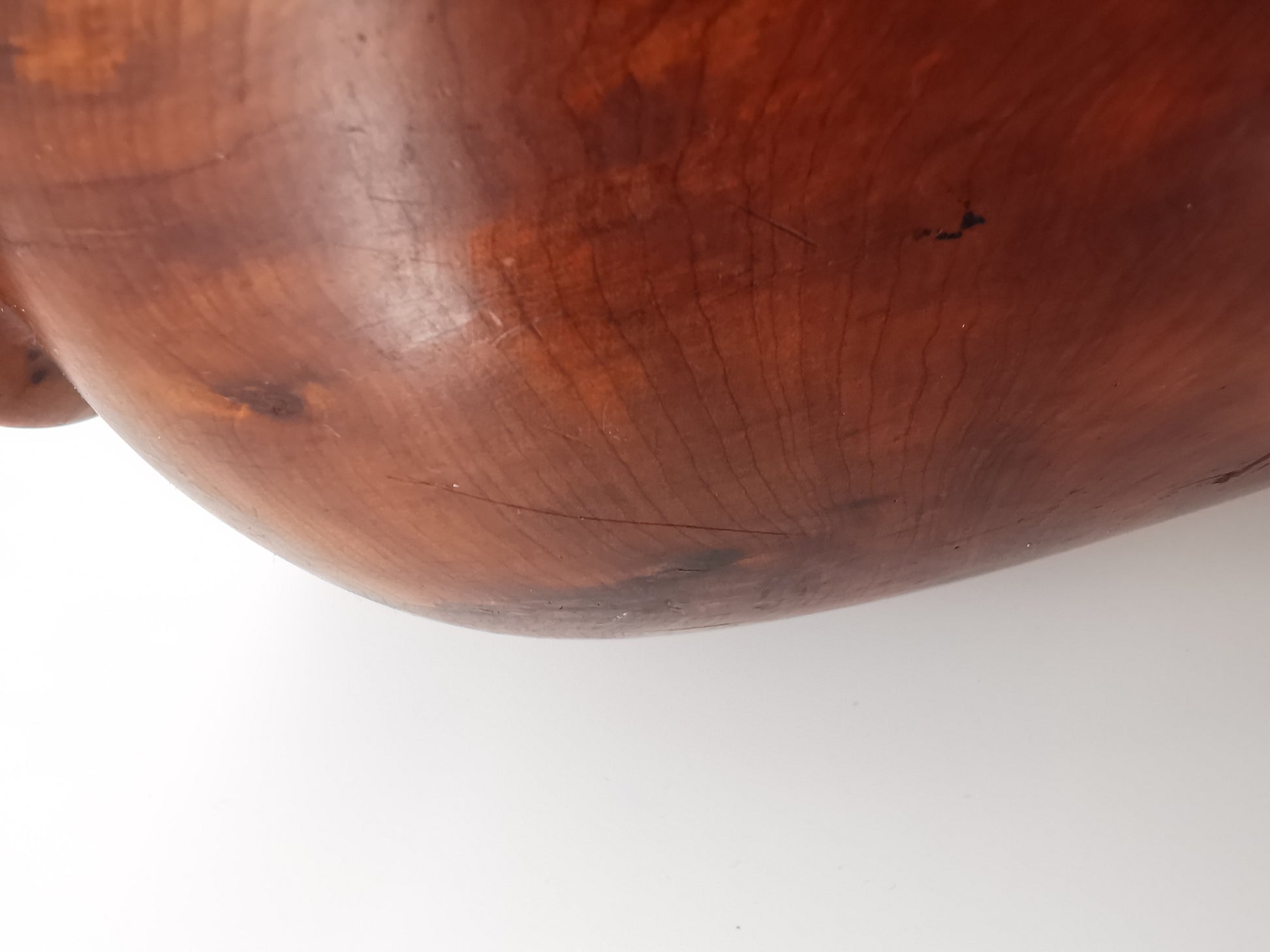 Vintage Hand-Turned Yew Wood Studio Vase – Mid-Century Artisan Treen