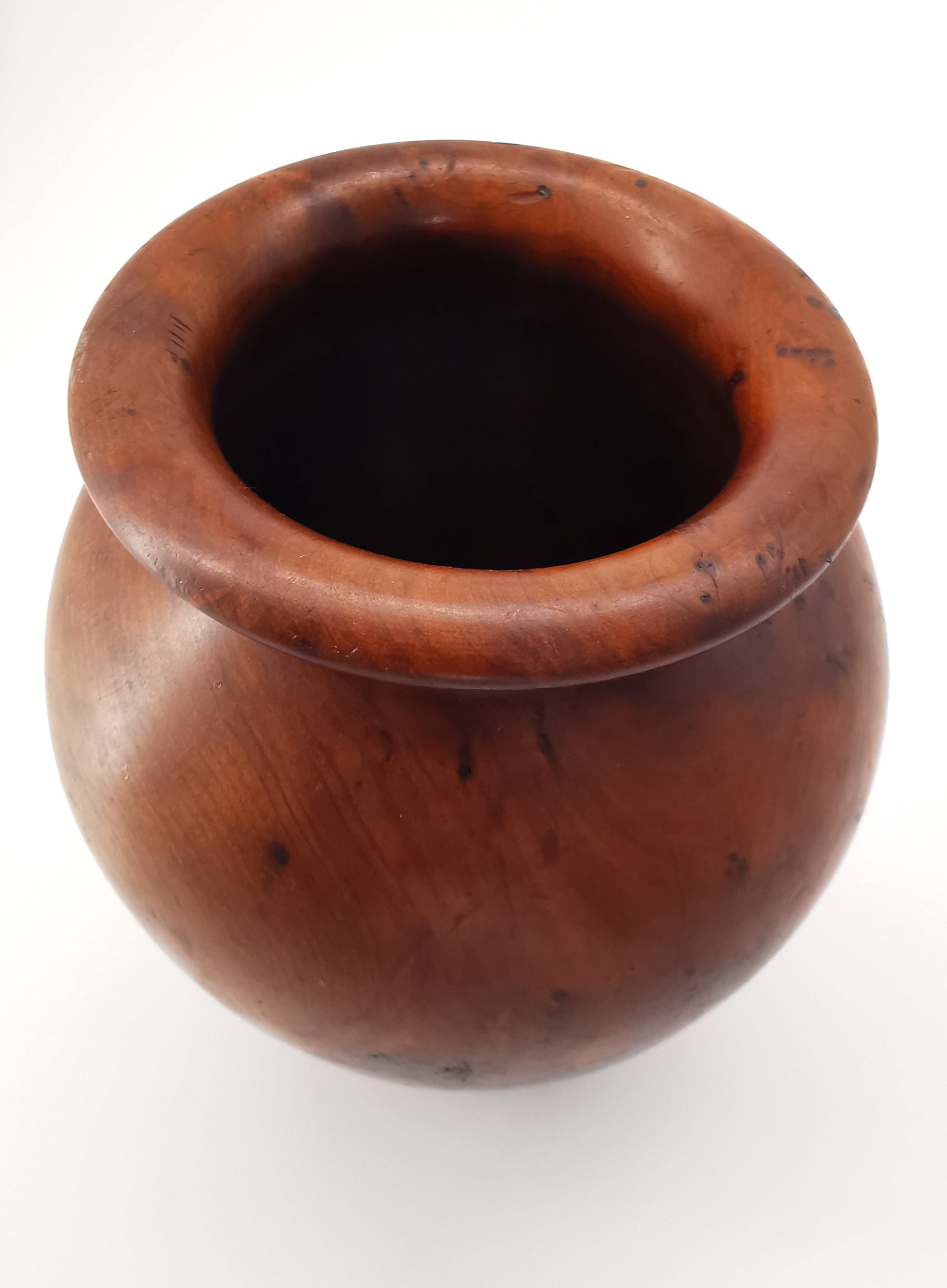 Vintage Hand-Turned Yew Wood Studio Vase – Mid-Century Artisan Treen