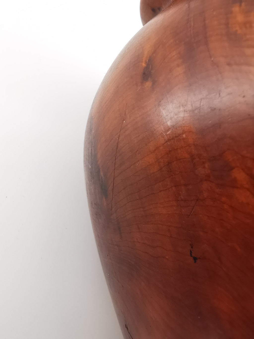Vintage Hand-Turned Yew Wood Studio Vase – Mid-Century Artisan Treen