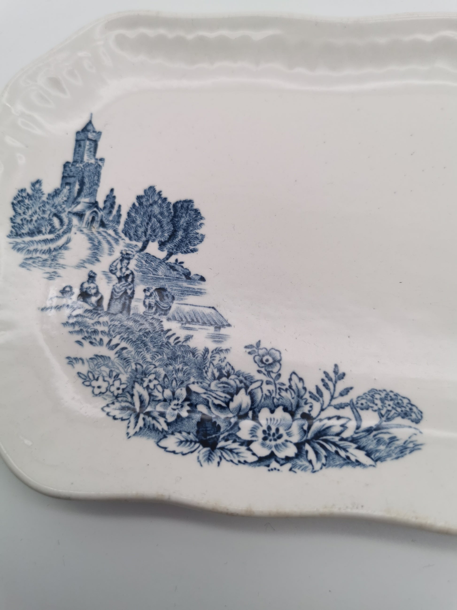 Swinnertons The Ferry pattern sandwich tray