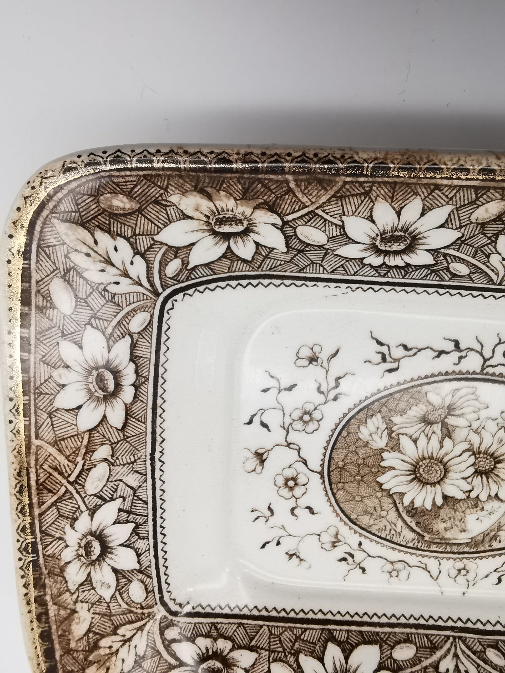 Antique Palmyra daisies small tray