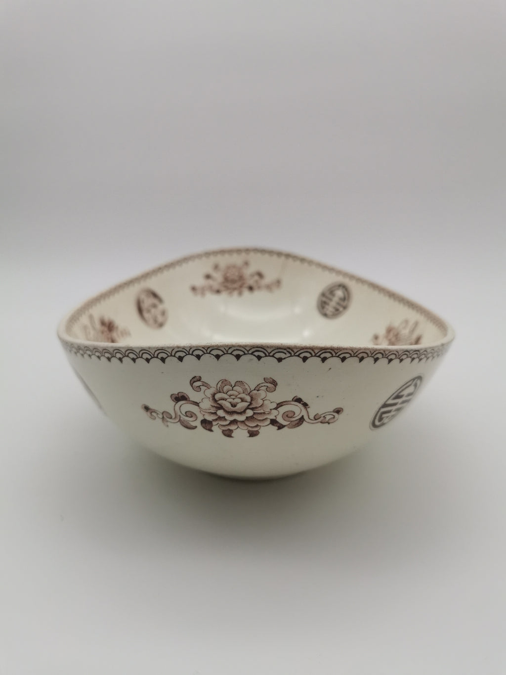 Antique 19th Century Wedgwood Aesthetic Movement Chinoiserie Boat-Shaped Oval Bowl