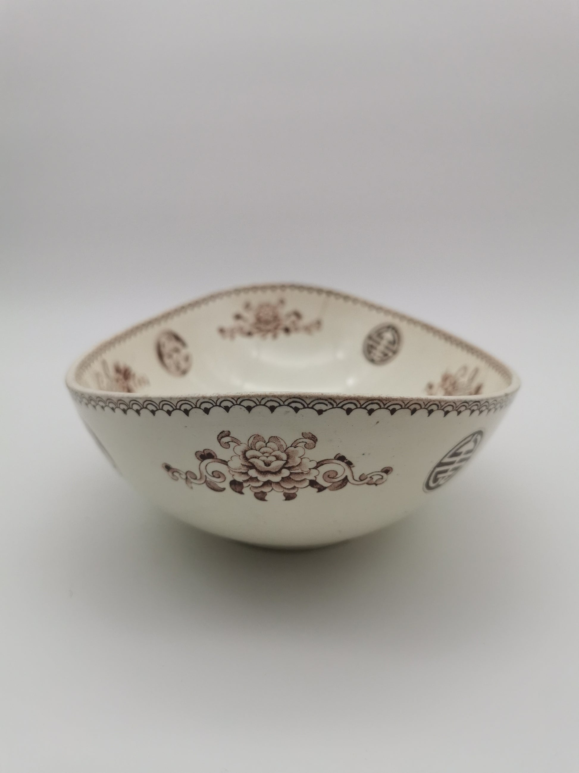 Antique 19th Century Wedgwood Aesthetic Movement Chinoiserie Boat-Shaped Oval Bowl