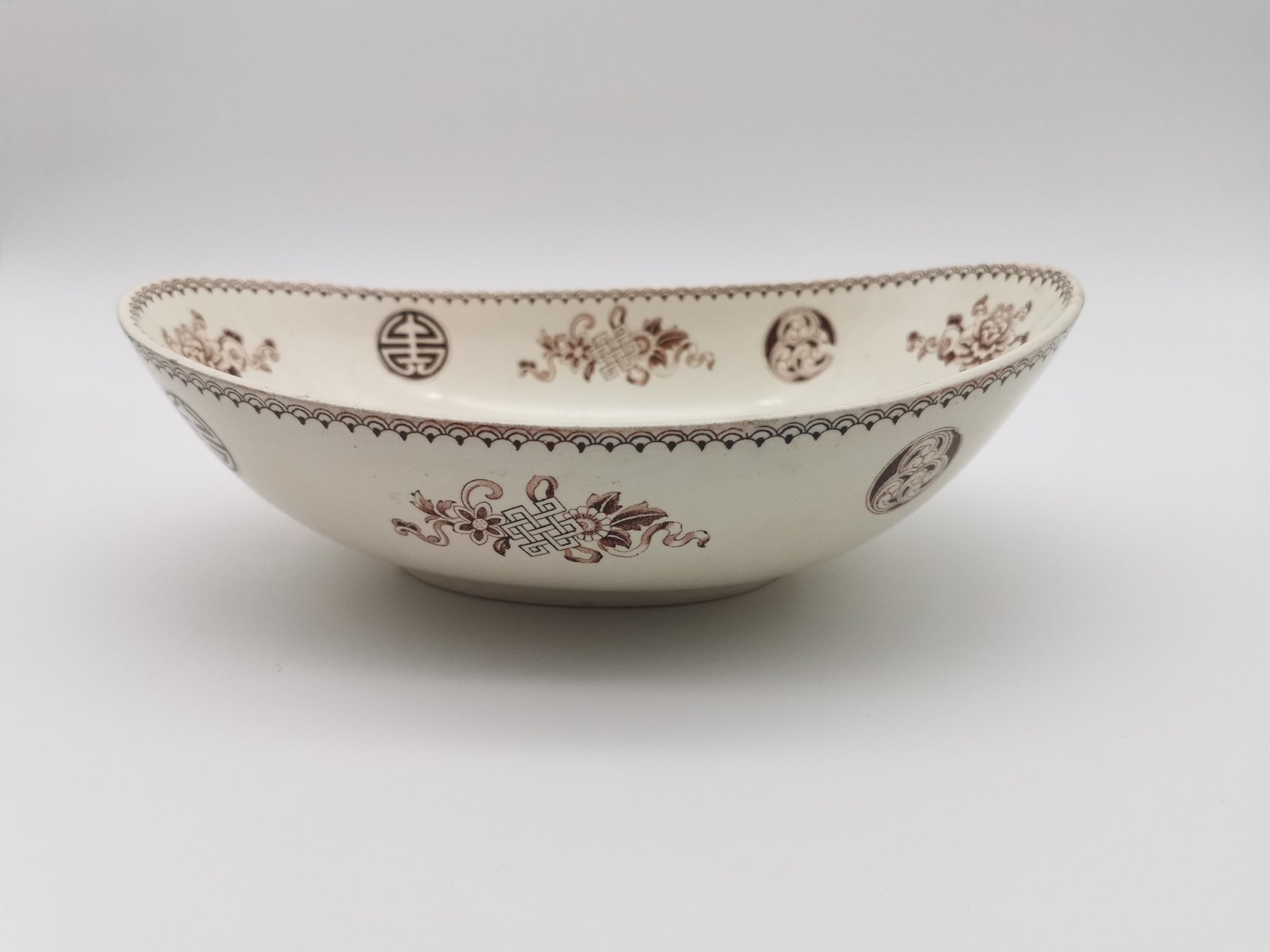 Antique 19th Century Wedgwood Aesthetic Movement Chinoiserie Boat-Shaped Oval Bowl