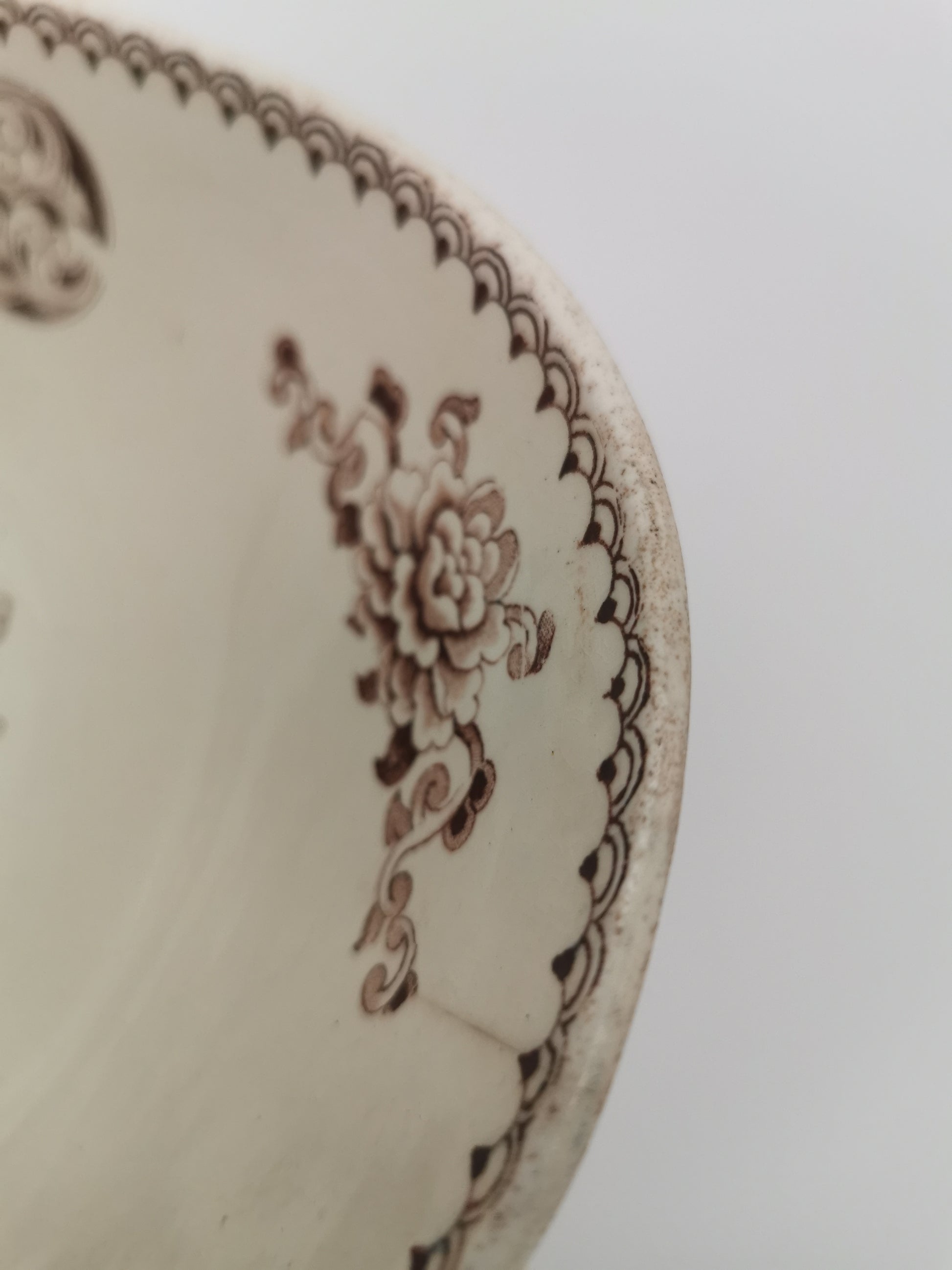 Antique 19th Century Wedgwood Aesthetic Movement Chinoiserie Boat-Shaped Oval Bowl