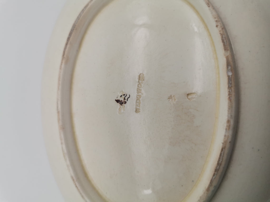 Antique 19th Century Wedgwood Aesthetic Movement Chinoiserie Boat-Shaped Oval Bowl