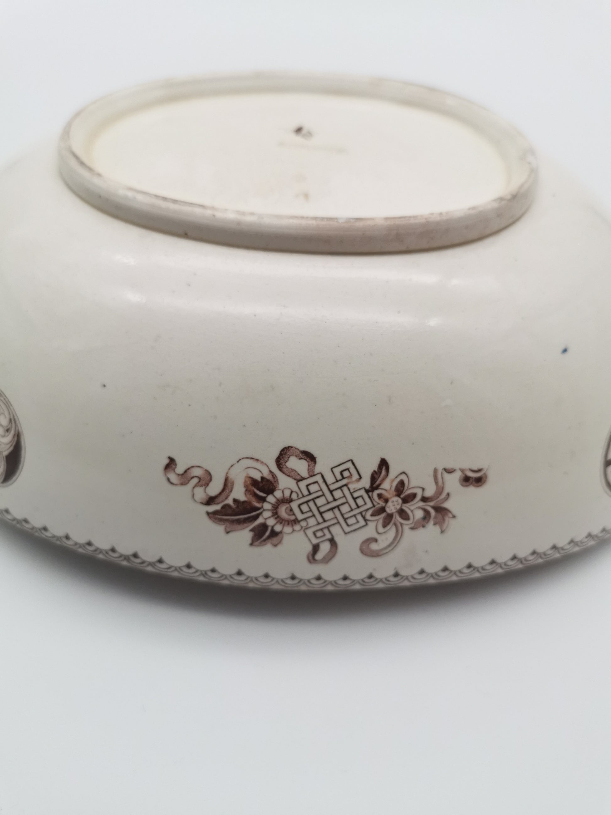 Antique 19th Century Wedgwood Aesthetic Movement Chinoiserie Boat-Shaped Oval Bowl