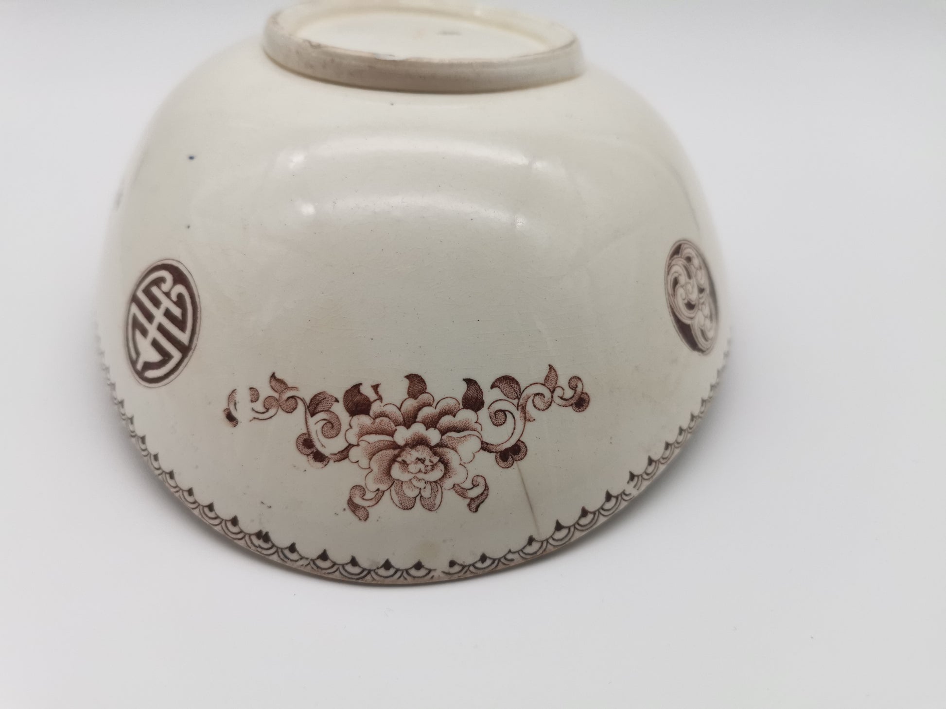 Antique 19th Century Wedgwood Aesthetic Movement Chinoiserie Boat-Shaped Oval Bowl