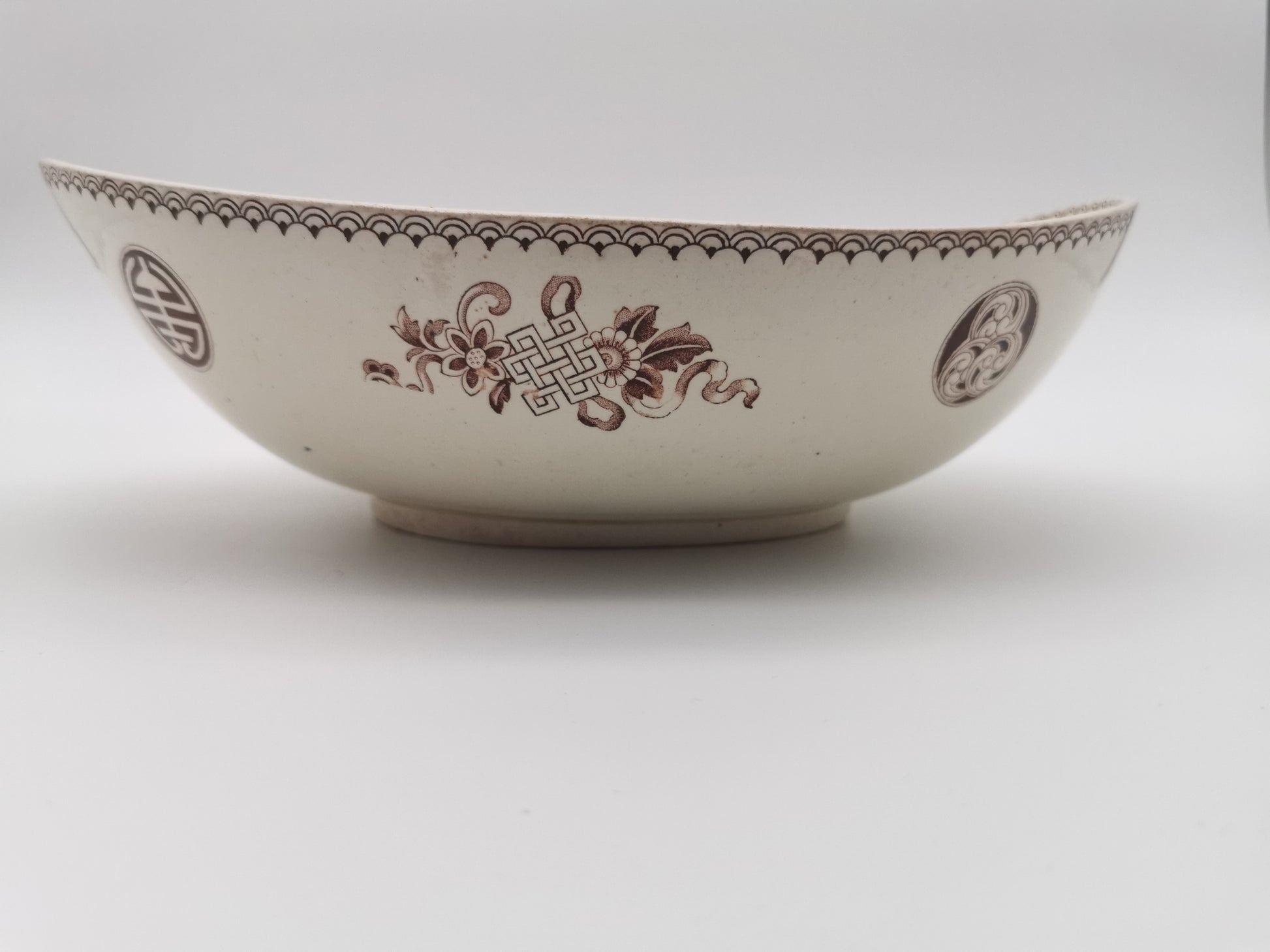 Antique 19th Century Wedgwood Aesthetic Movement Chinoiserie Boat-Shaped Oval Bowl