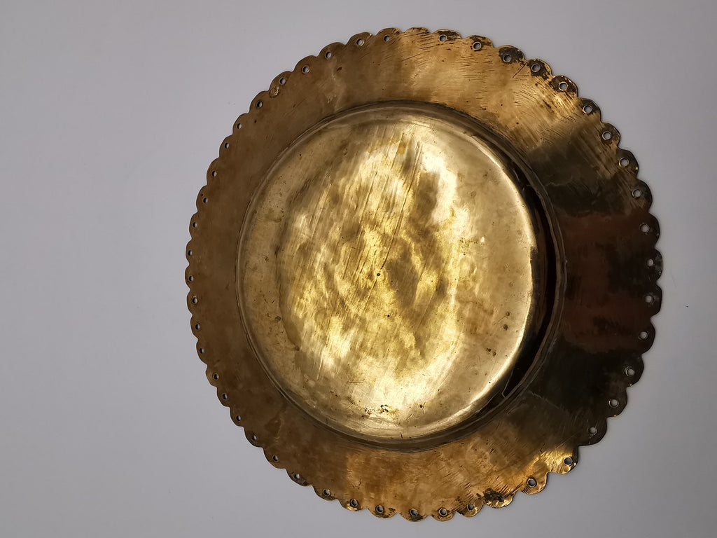 Ornate Brass Charger Plate – Hand-Engraved Floral Motif and Scalloped Edge Decor