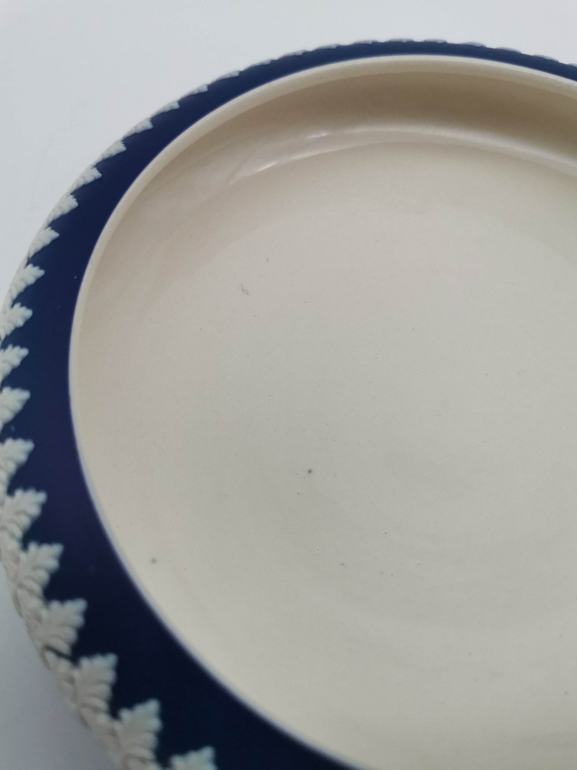 Vintage Dudson Hanley Cobalt Blue Jasperware Bowl – Floral Leaf Relief Garland