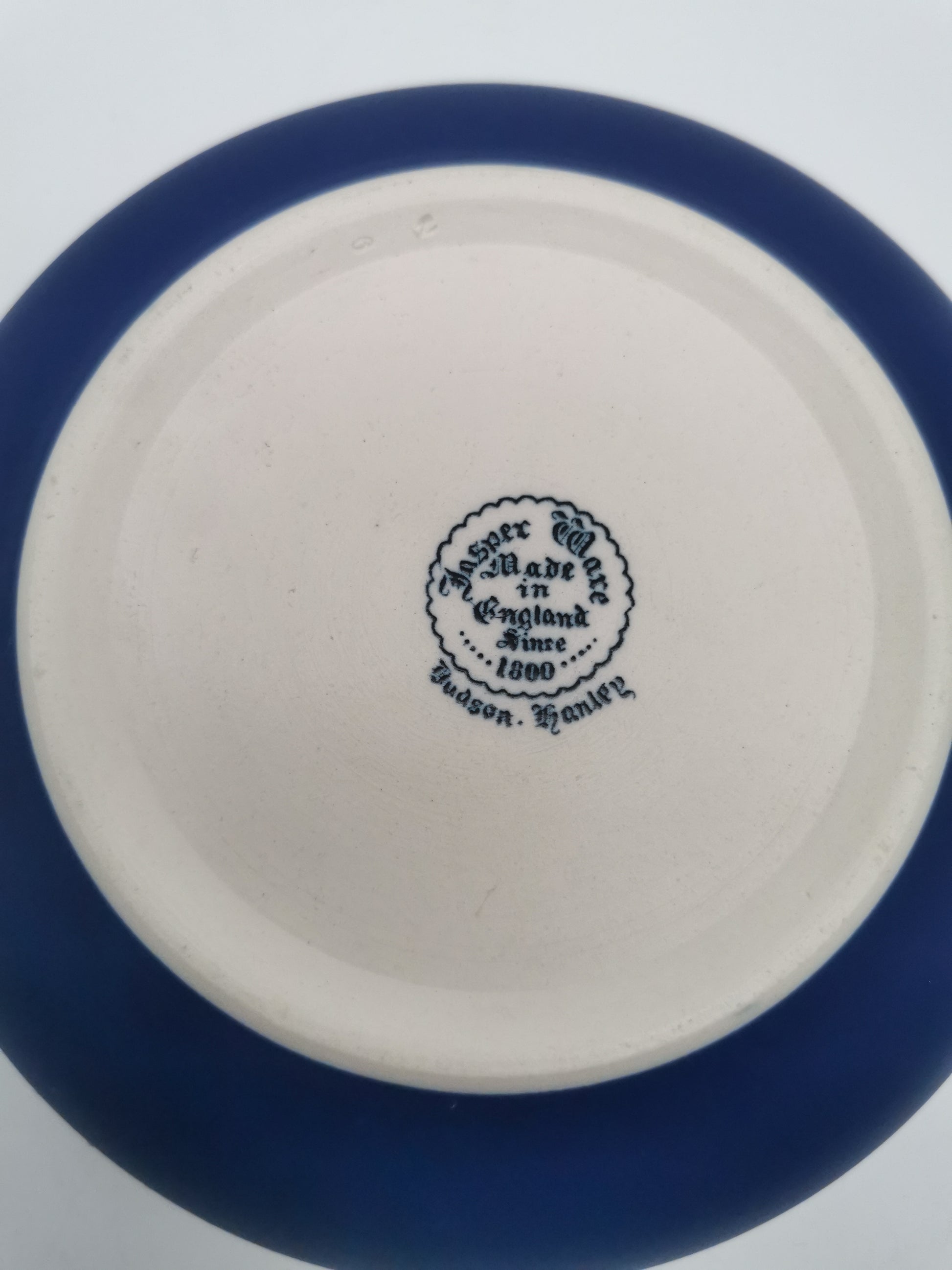 Vintage Dudson Hanley Cobalt Blue Jasperware Bowl – Floral Leaf Relief Garland