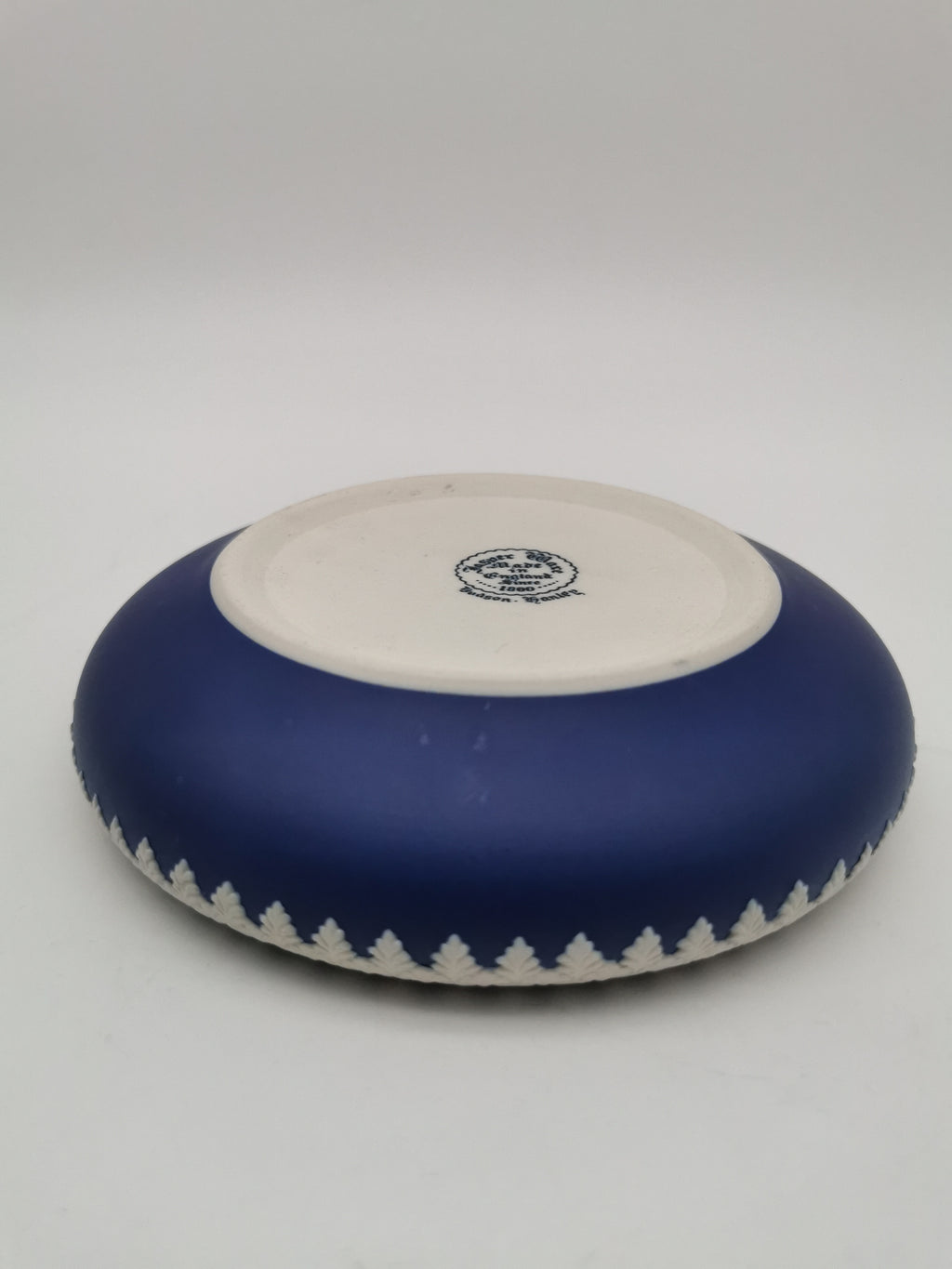 Vintage Dudson Hanley Cobalt Blue Jasperware Bowl – Floral Leaf Relief Garland