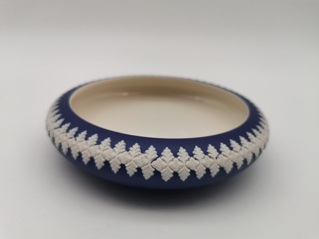 Vintage Dudson Hanley Cobalt Blue Jasperware Bowl – Floral Leaf Relief Garland