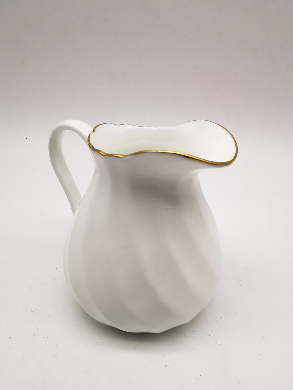 Wedgwood "Gold Chelsea" Bone China Milk Jug – Vintage Spiral Fluted Creamer Pitcher