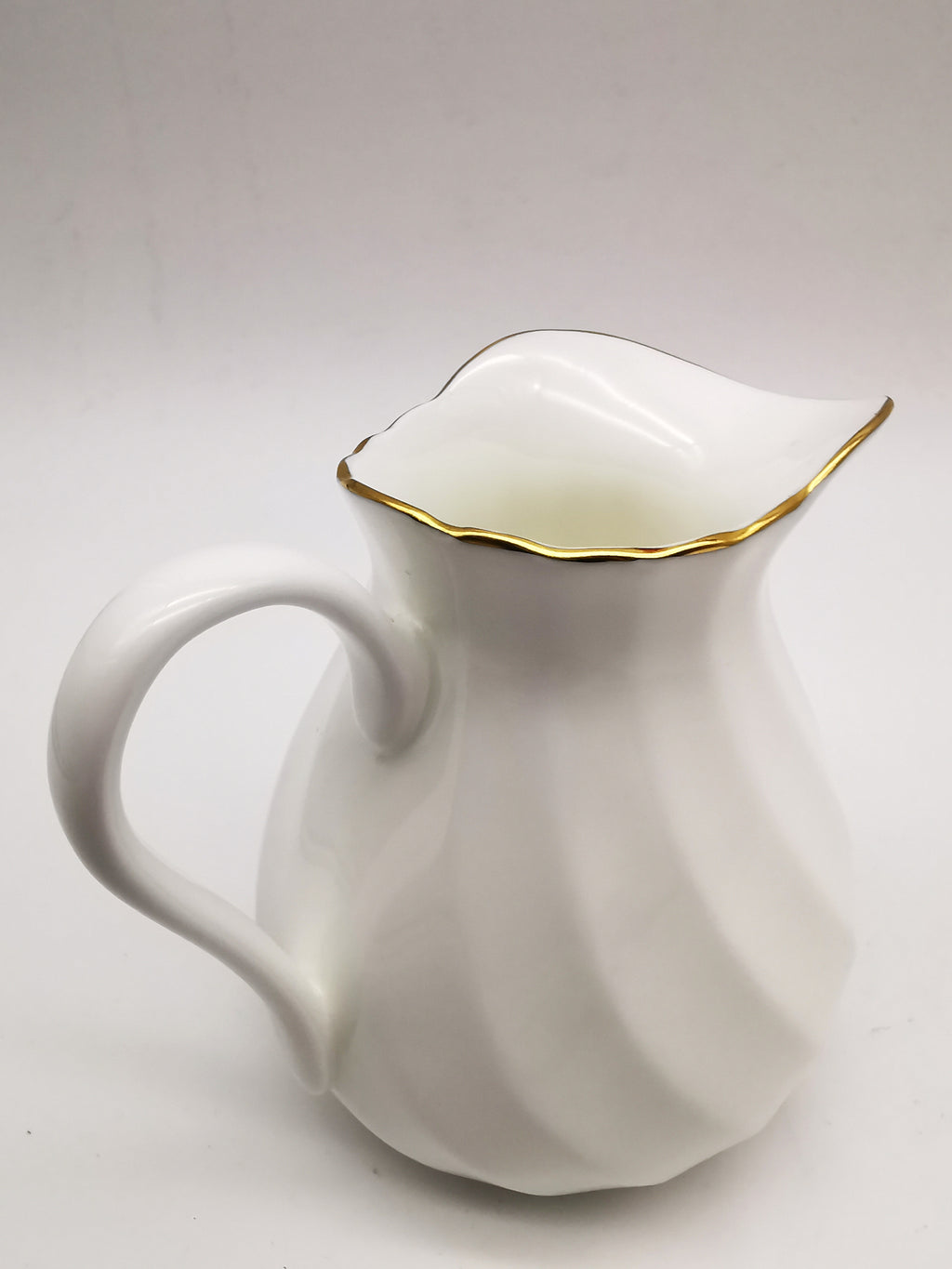 Wedgwood "Gold Chelsea" Bone China Milk Jug – Vintage Spiral Fluted Creamer Pitcher
