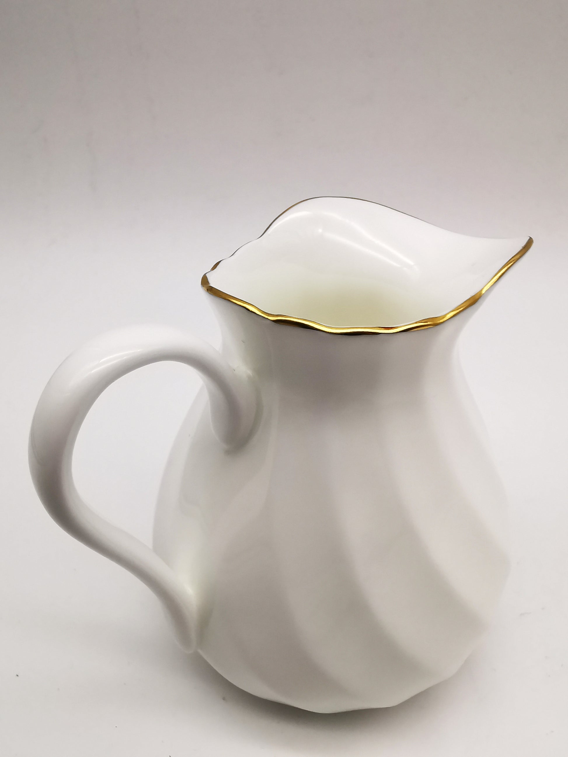 Wedgwood "Gold Chelsea" Bone China Milk Jug – Vintage Spiral Fluted Creamer Pitcher
