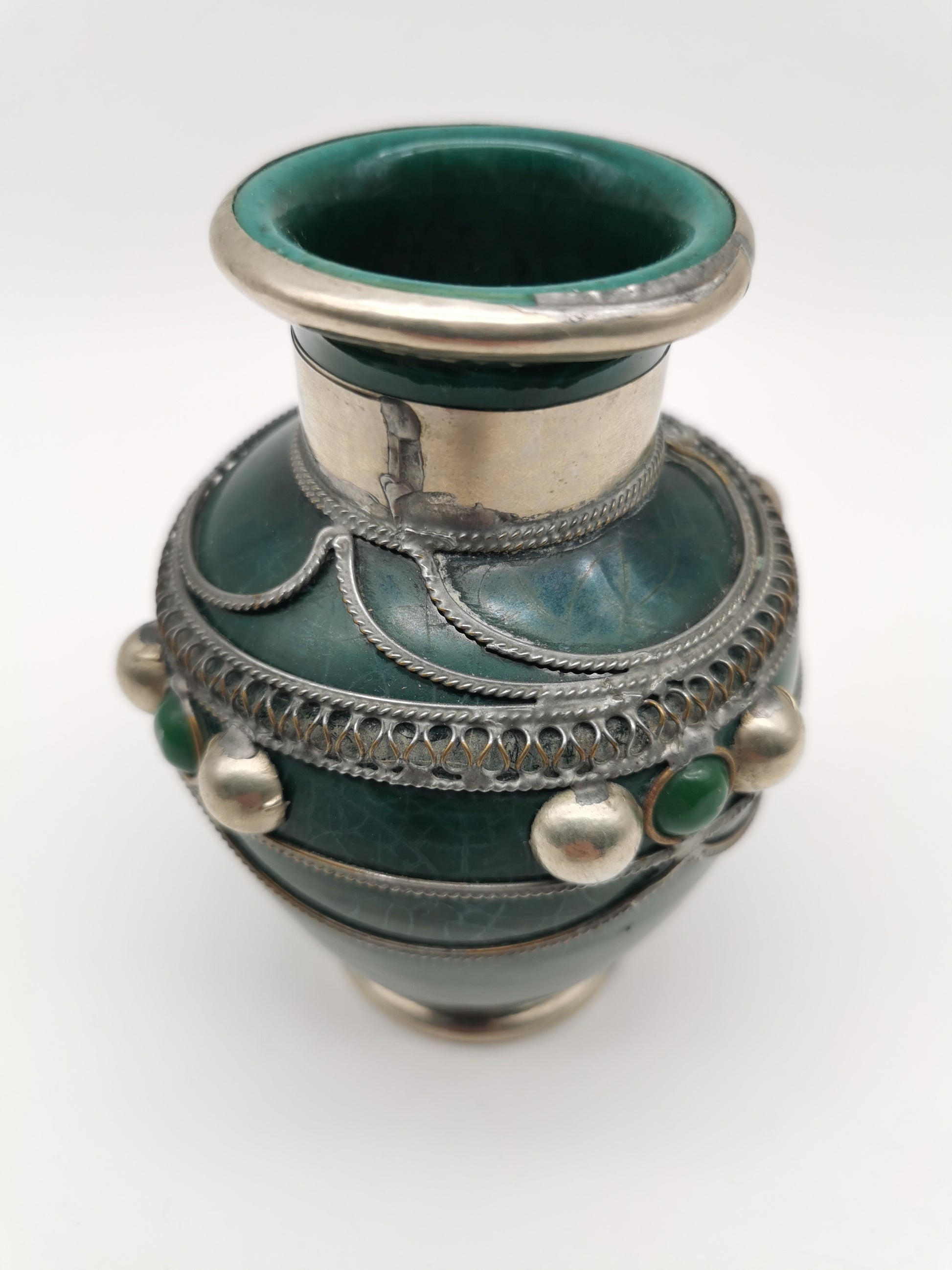 Vintage Moroccan Safi Pottery Vase – Emerald Green with Hand-Applied Metal Filigree and Cabochons