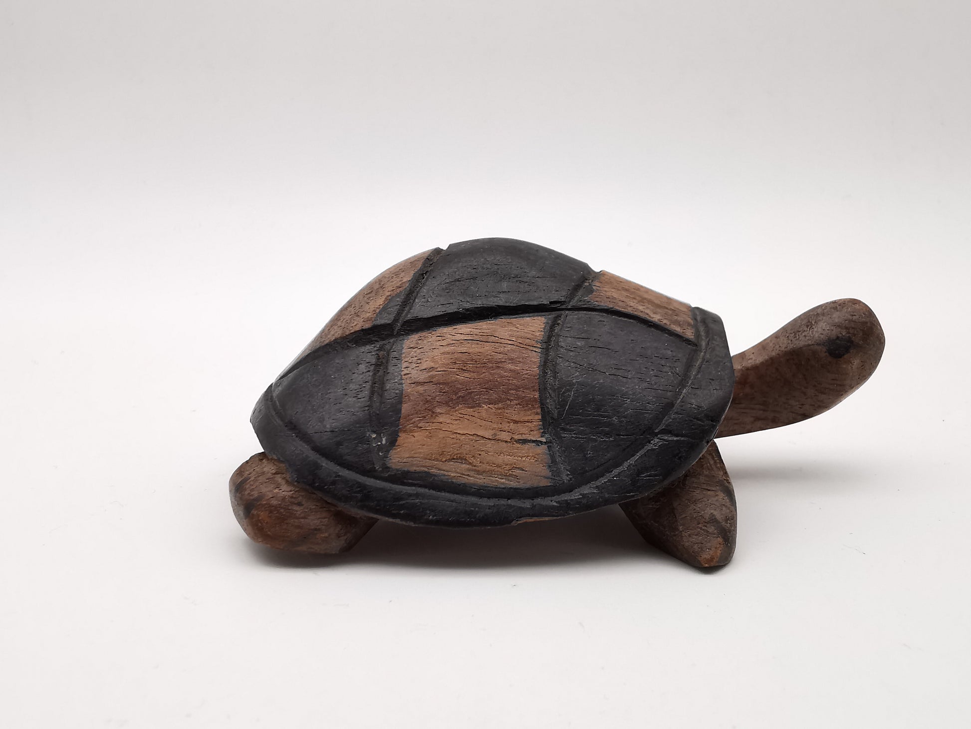 Hand-Carved Rustic Wooden Tortoise / Vintage Style Folk Art Turtle