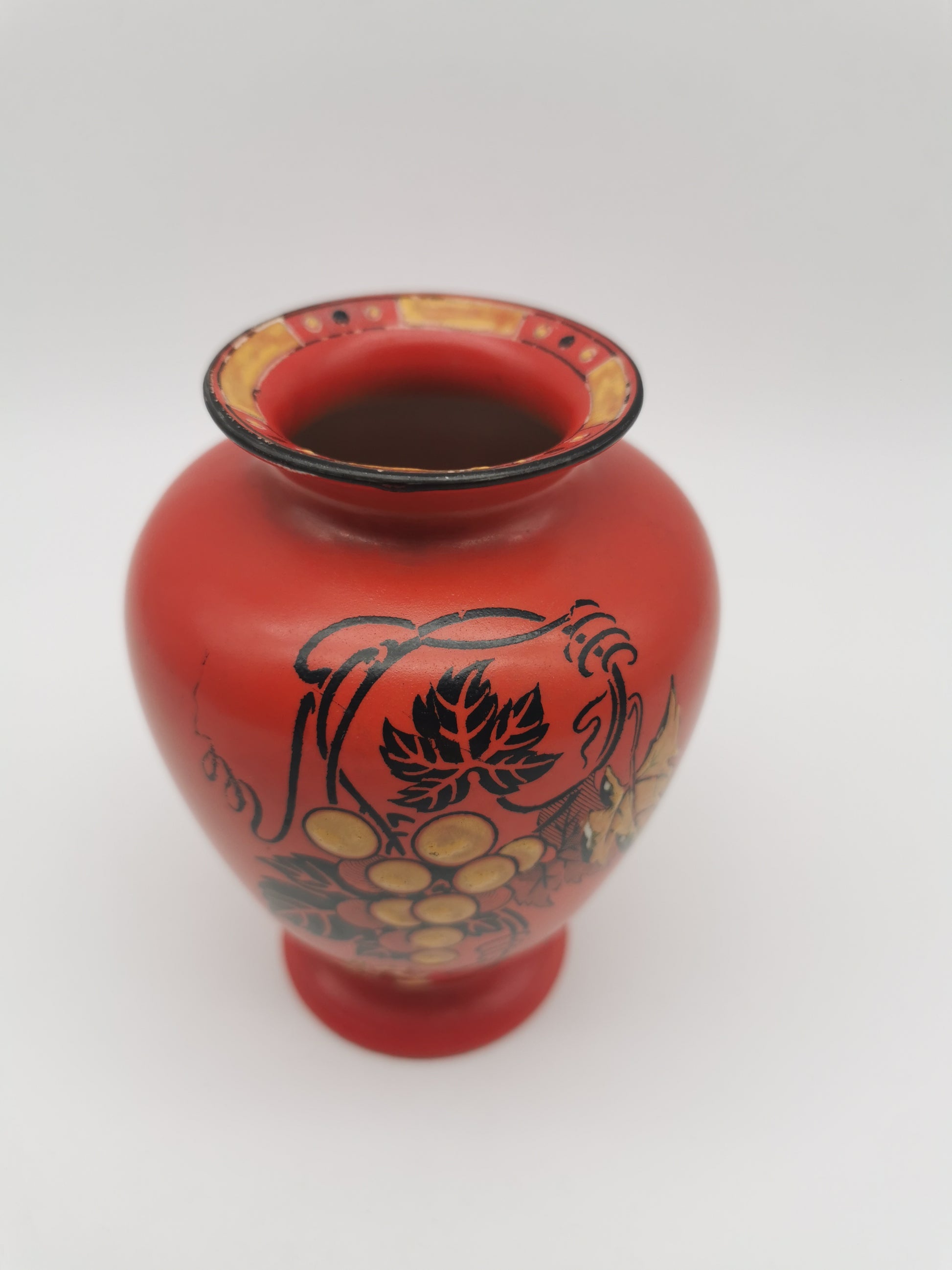 Art Deco Shelley England Vase - Grapevine Pattern No. 8632 (c. 1930)