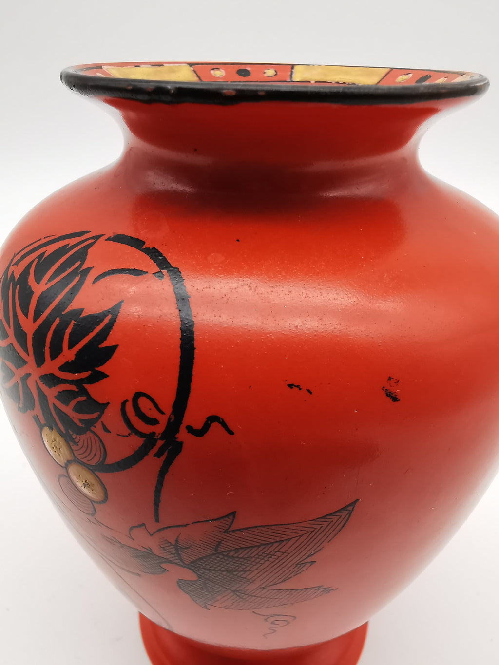 Art Deco Shelley England Vase - Grapevine Pattern No. 8632 (c. 1930)