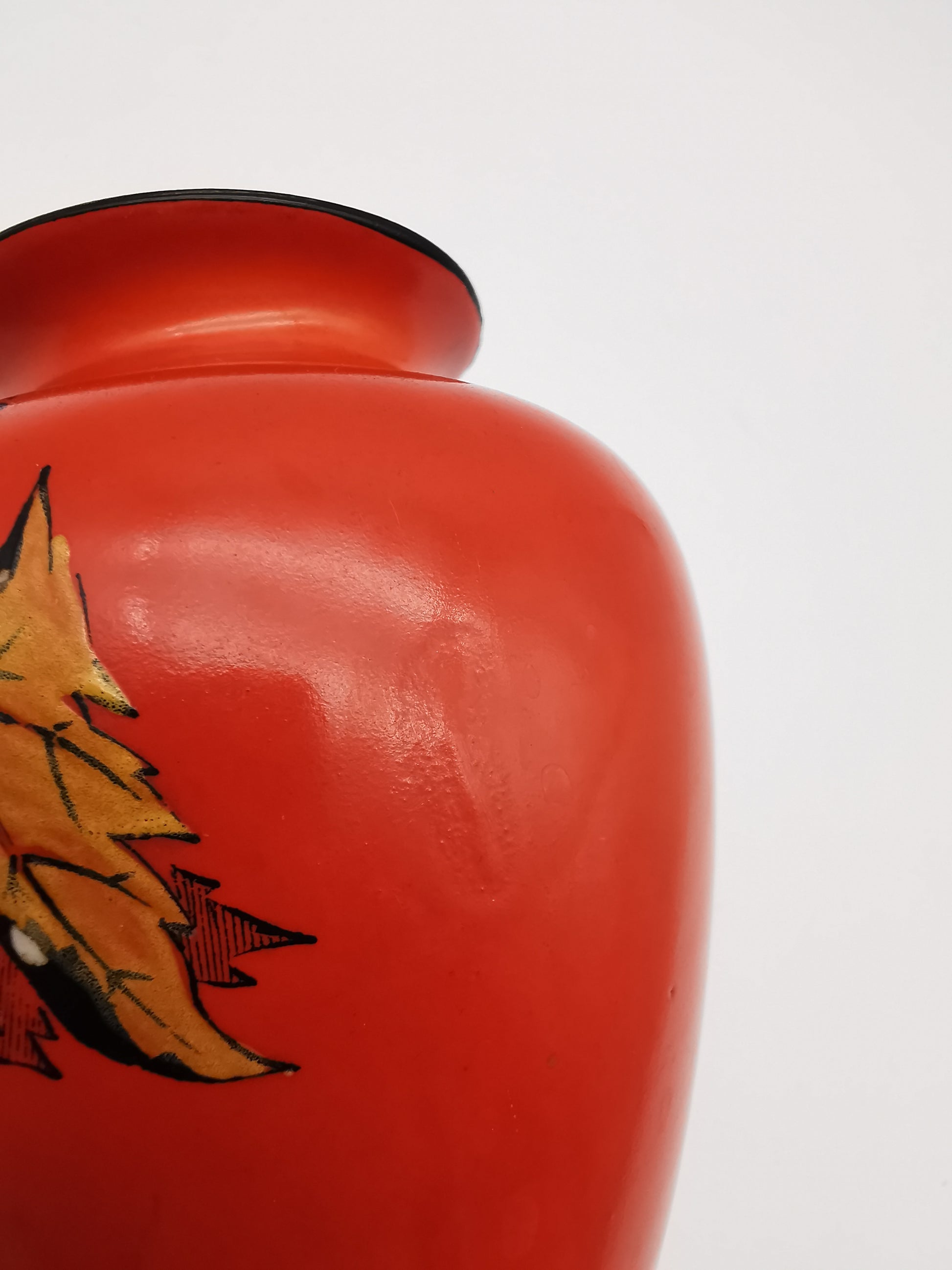 Art Deco Shelley England Vase - Grapevine Pattern No. 8632 (c. 1930)