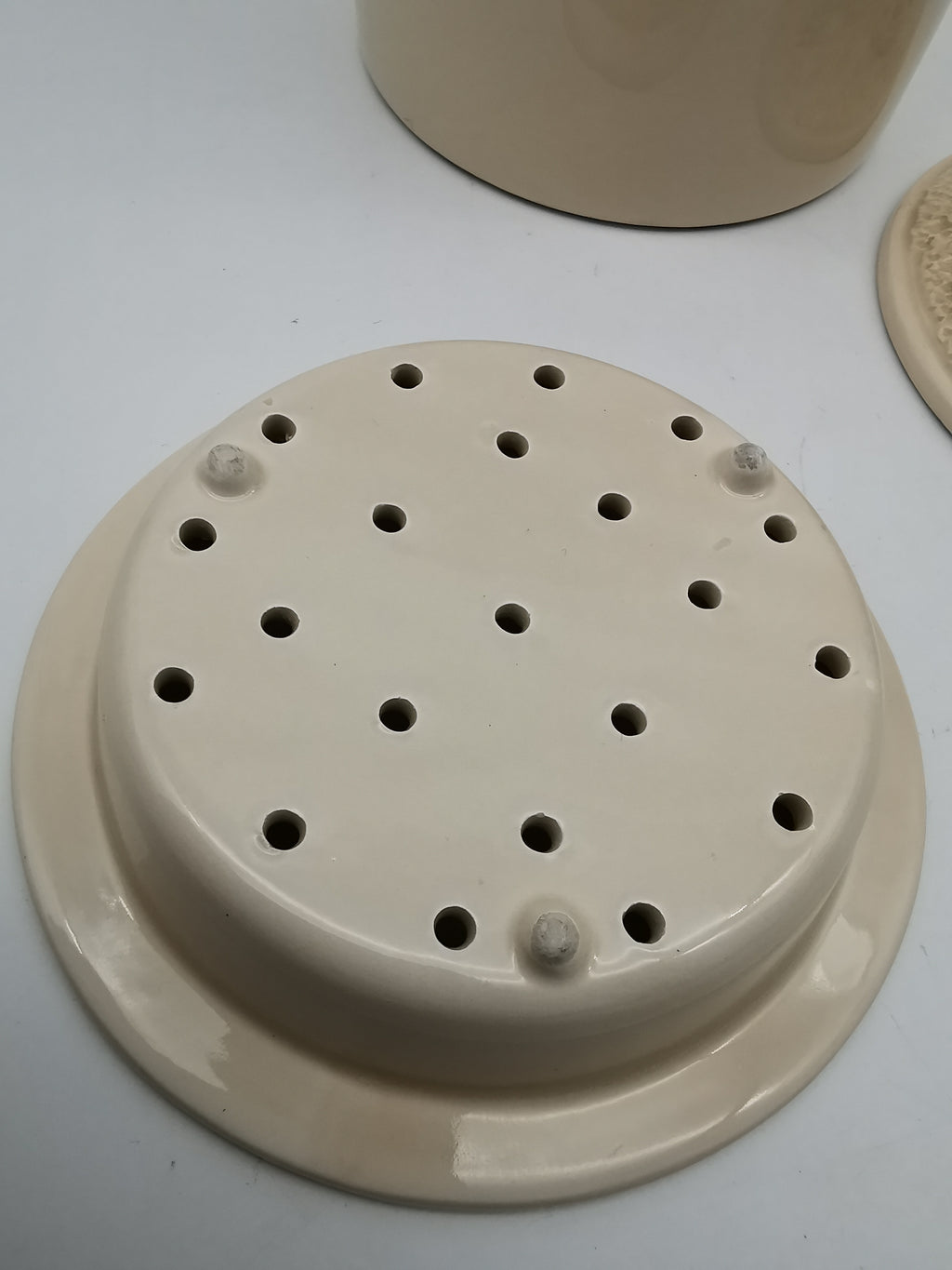 Vintage 1981 Fitz & Floyd "Country Day" Ceramic Pig Drippings Jar – Complete 3 Piece Set
