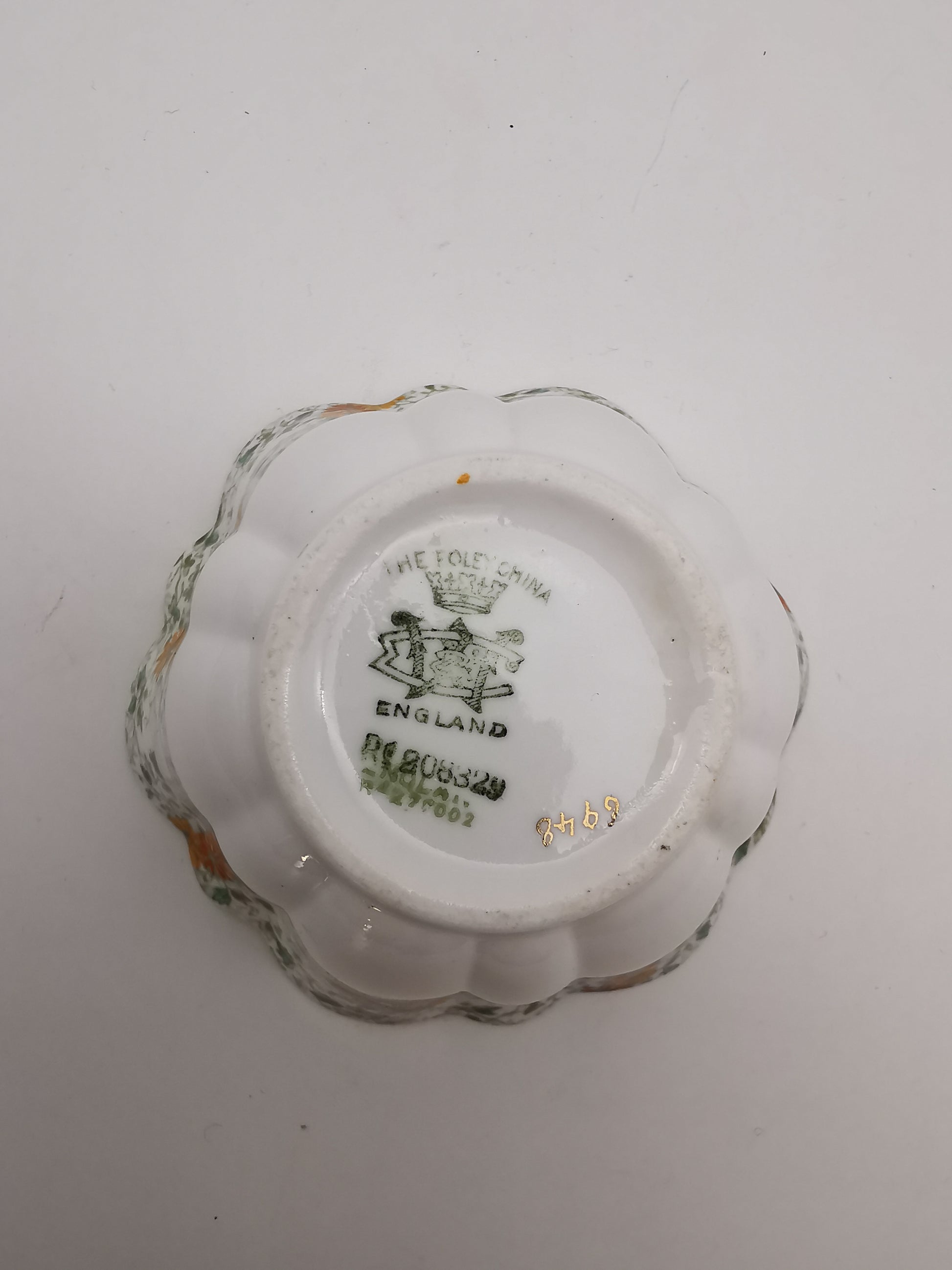 Antique Wileman Foley China "Trailing Daisies" Fluted Bowl – Pre-Shelley, c.1896 (Pattern 6948)