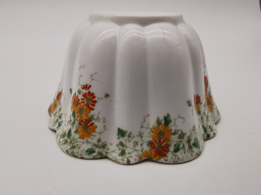 Antique Wileman Foley China "Trailing Daisies" Fluted Bowl – Pre-Shelley, c.1896 (Pattern 6948)