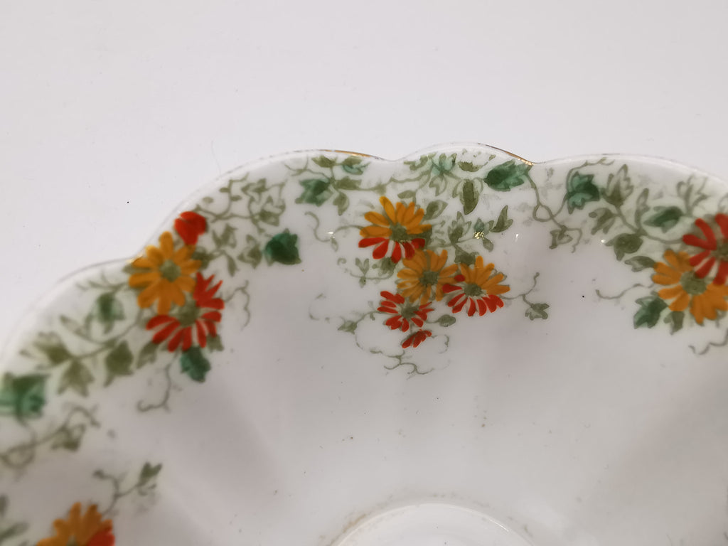 Antique Wileman Foley China "Trailing Daisies" Fluted Bowl – Pre-Shelley, c.1896 (Pattern 6948)