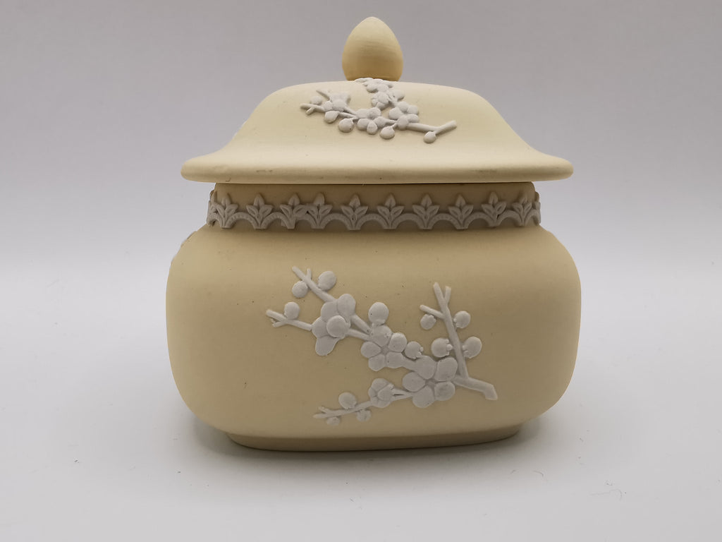 Vintage 1971 Wedgwood Primrose Yellow Jasperware Pagoda Trinket Box