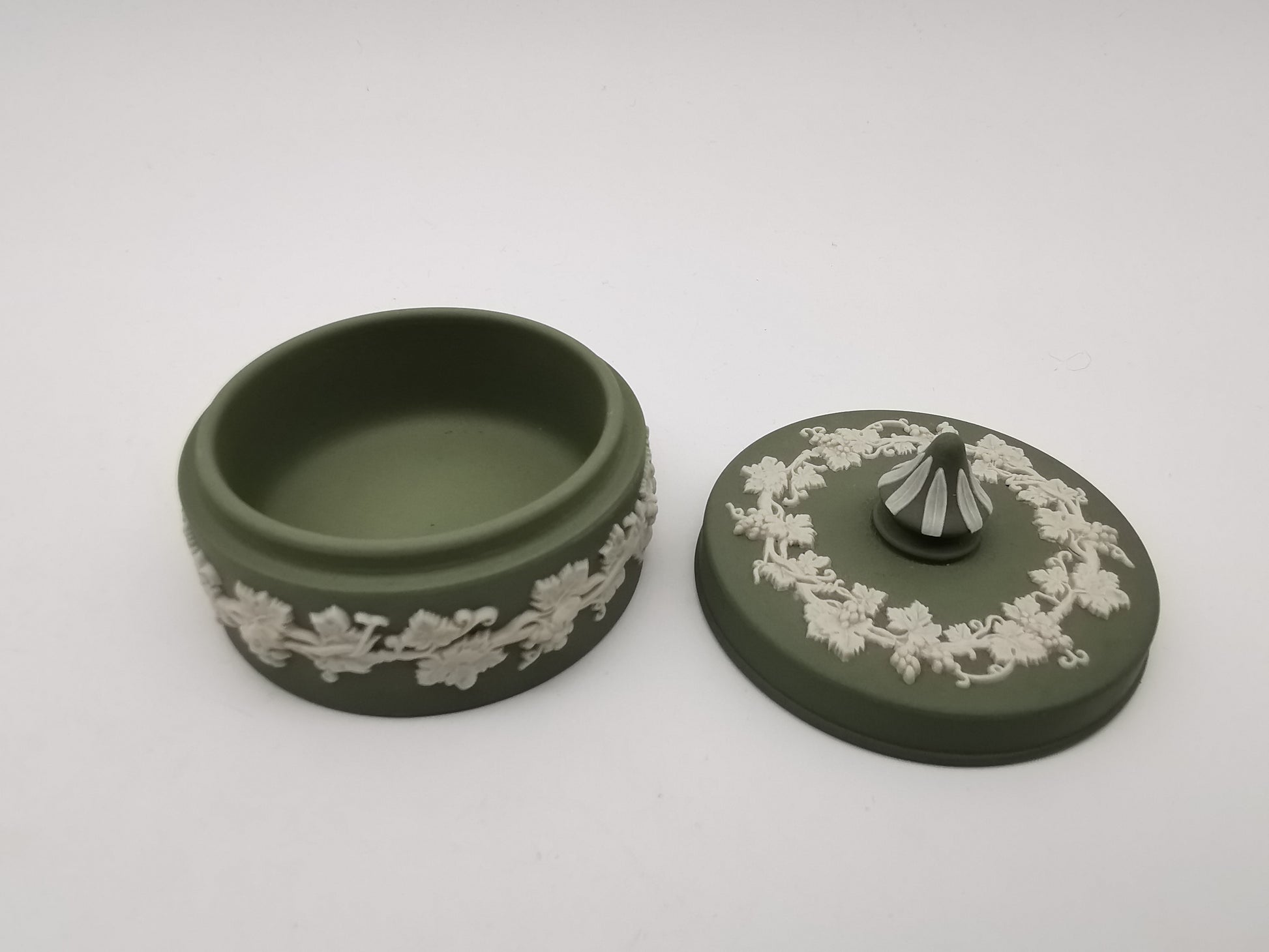 Vintage Wedgwood Sage Green Jasperware Small Round Grapevine Trinket Box