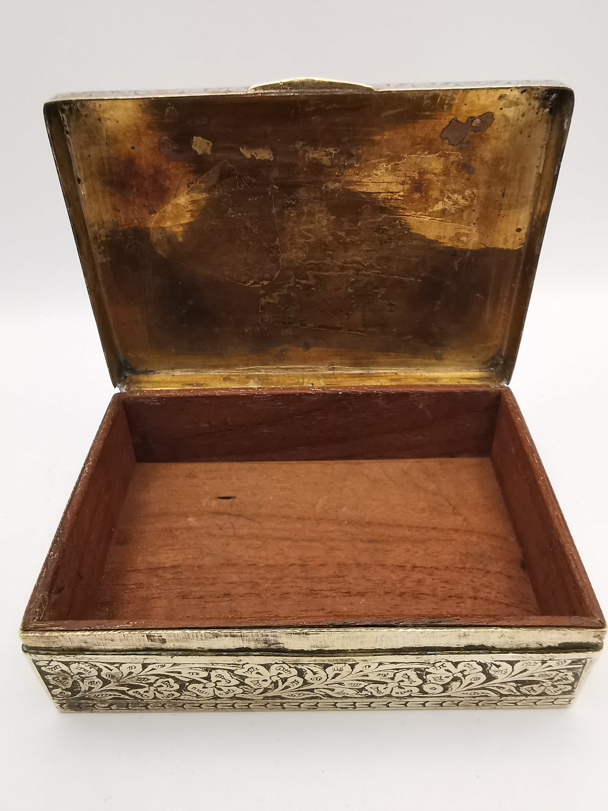 Antique/Vintage British India Hand-Engraved Wood-Lined Brass Trinket Box  1920s/1930s