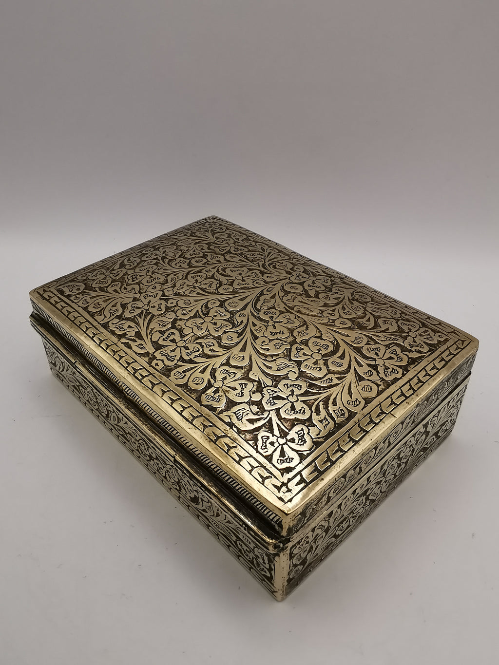Antique/Vintage British India Hand-Engraved Wood-Lined Brass Trinket Box  1920s/1930s