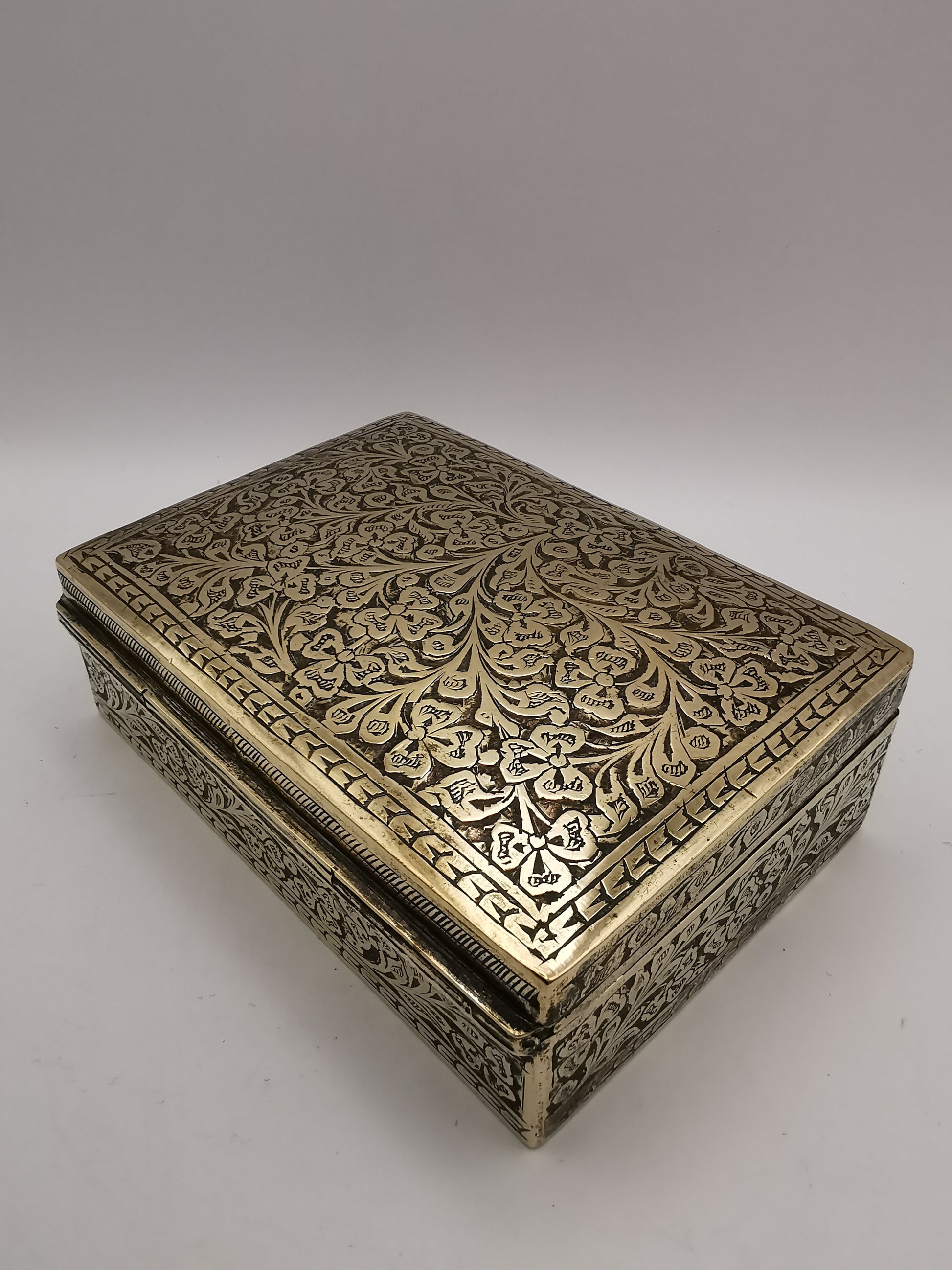 Antique/Vintage British India Hand-Engraved Wood-Lined Brass Trinket Box  1920s/1930s
