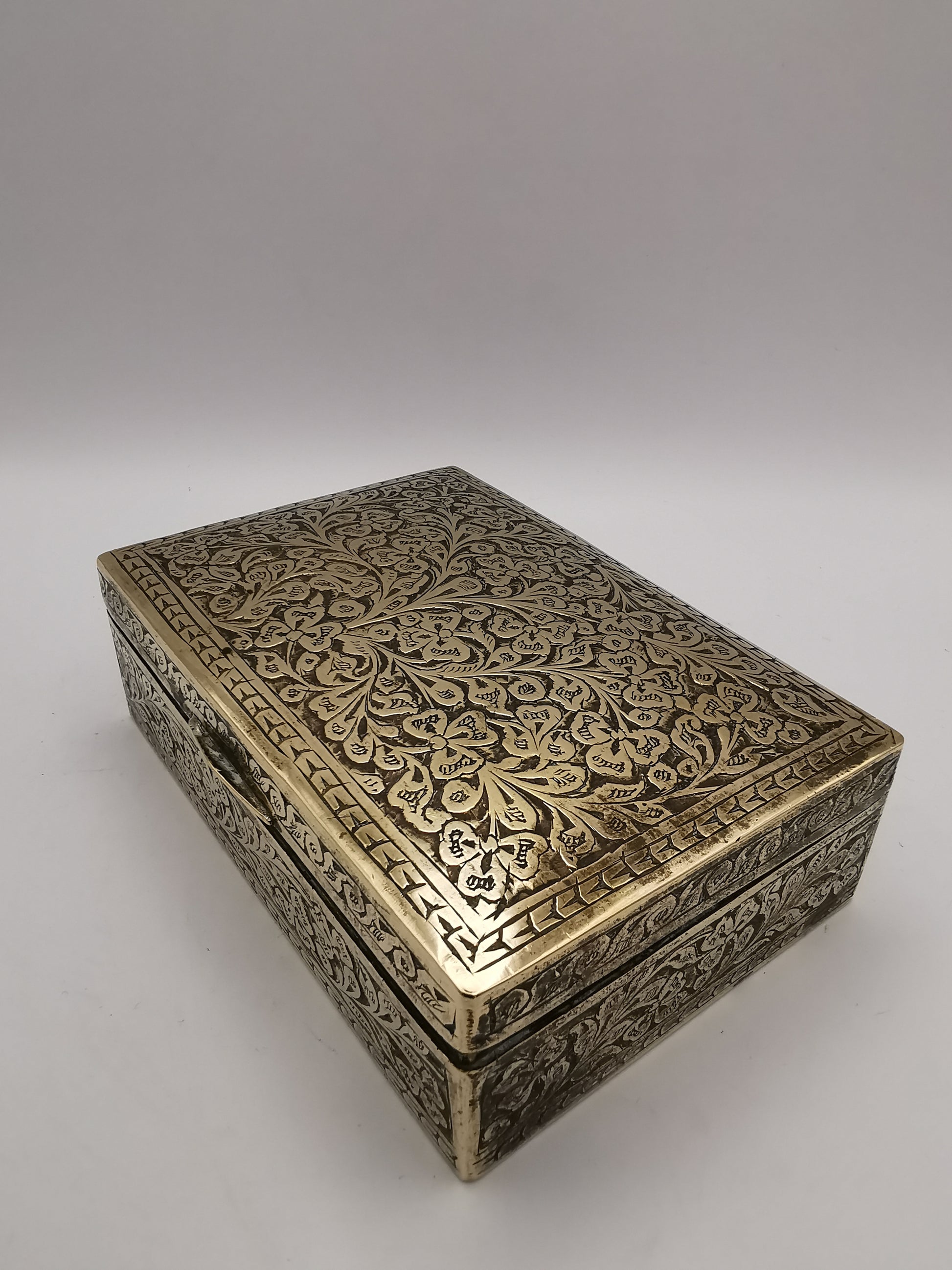 Antique/Vintage British India Hand-Engraved Wood-Lined Brass Trinket Box  1920s/1930s