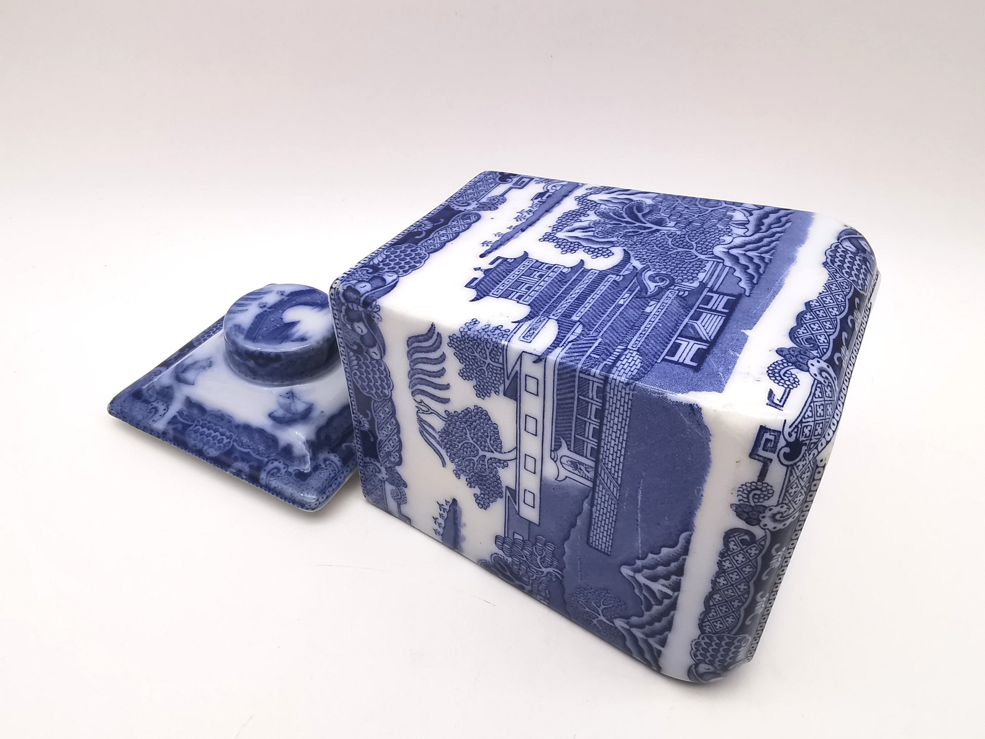 Ringtons Blue Willow Ceramic Tea Caddy / Biscuit Jar "Two Temples" Pattern