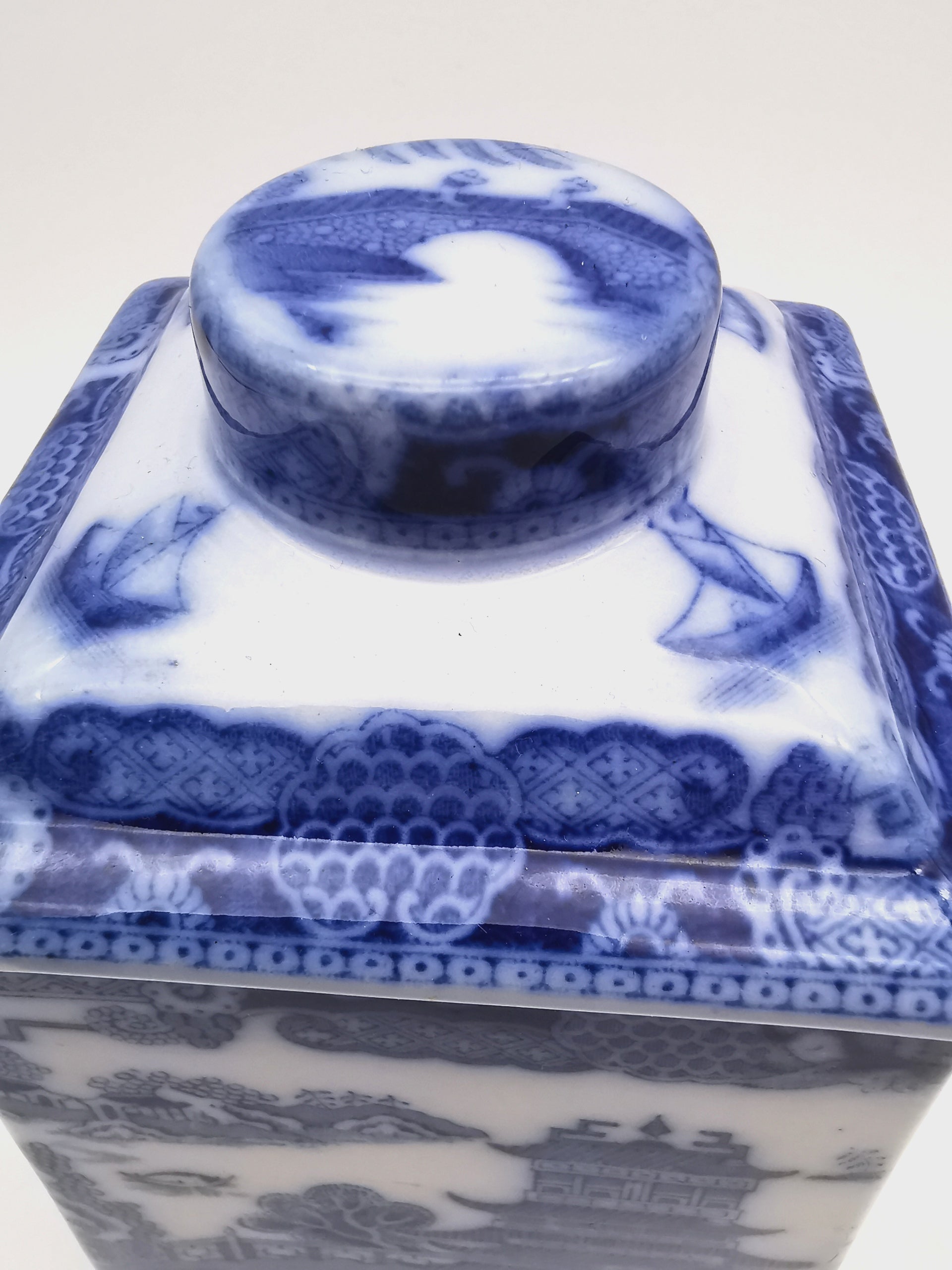 Ringtons Blue Willow Ceramic Tea Caddy / Biscuit Jar "Two Temples" Pattern