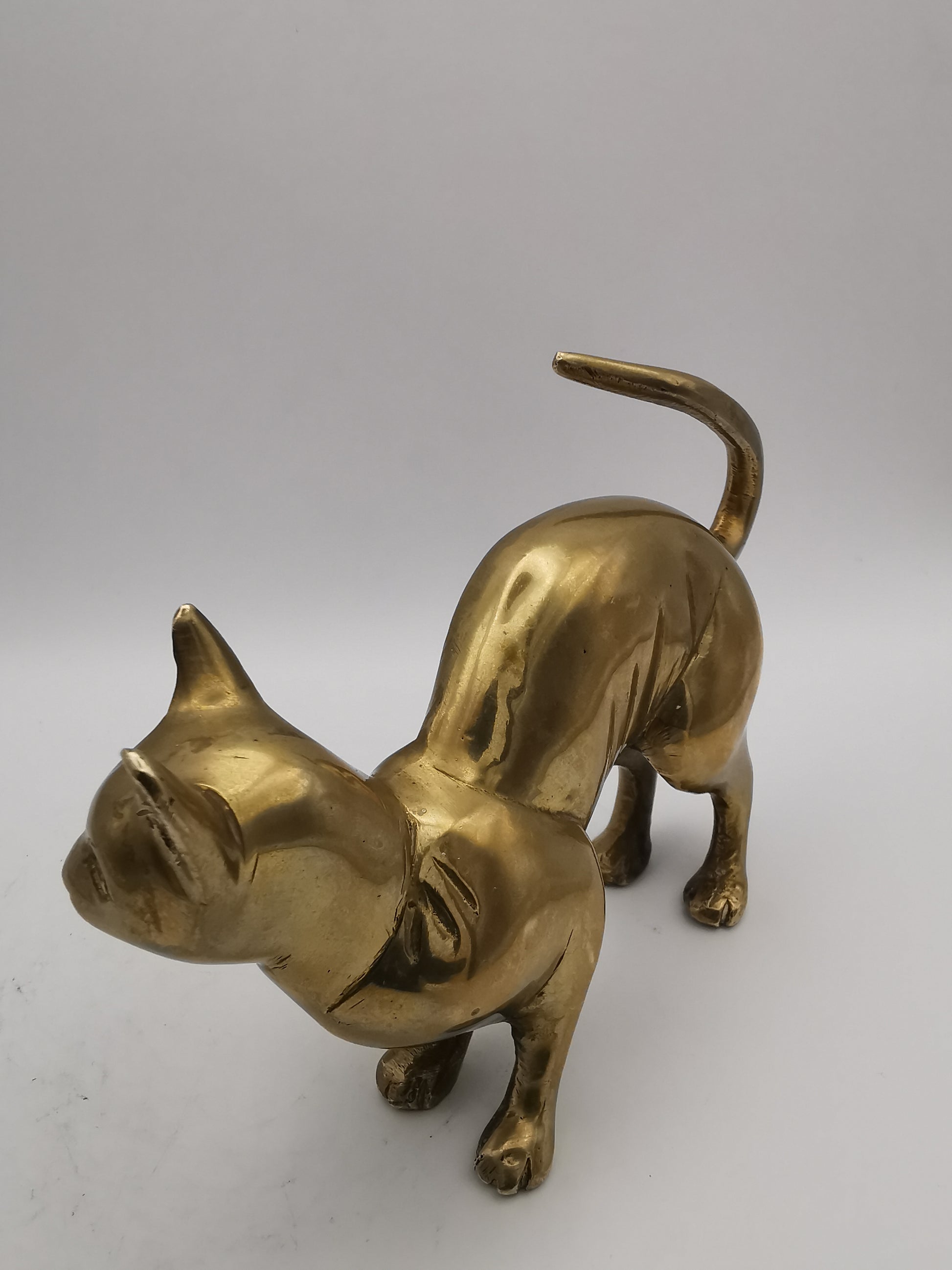 Vintage Mid-Century Solid Brass Cat Figurine – Arched Back Feline Ornament