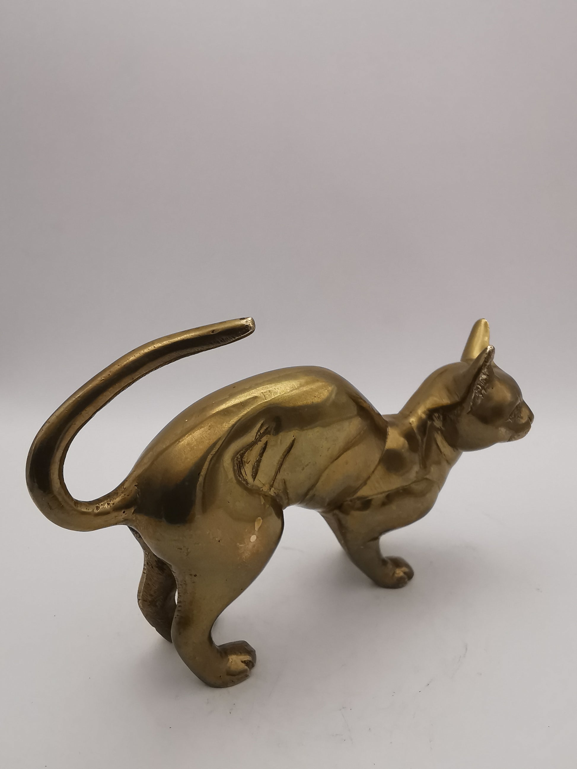 Vintage Mid-Century Solid Brass Cat Figurine – Arched Back Feline Ornament