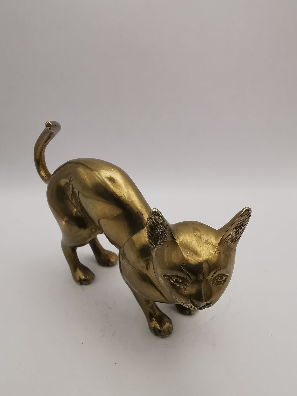 Vintage Mid-Century Solid Brass Cat Figurine – Arched Back Feline Ornament