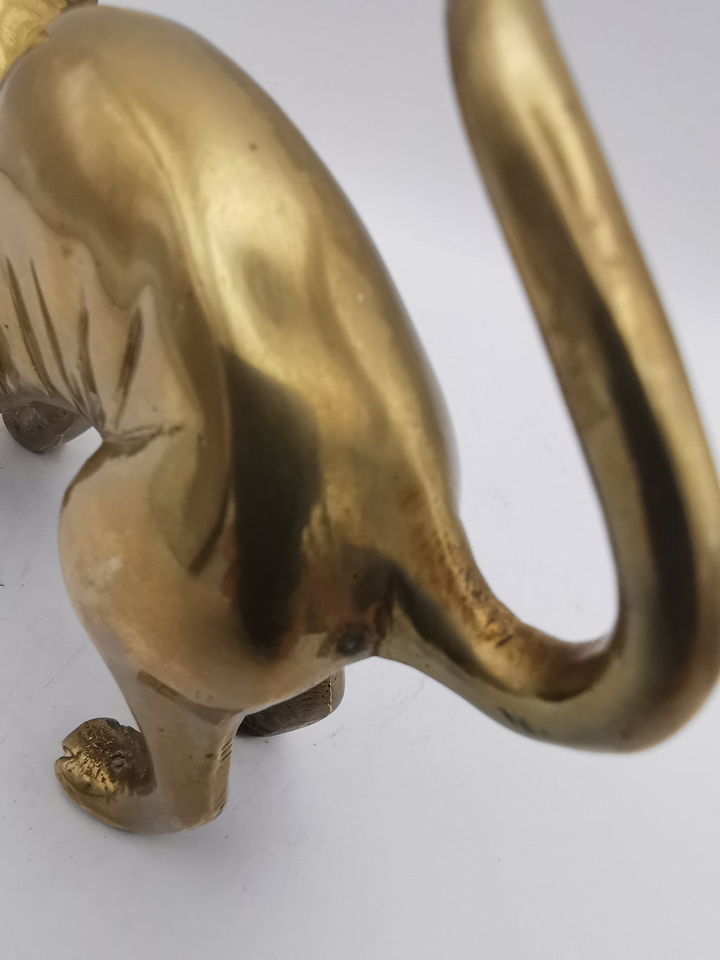 Vintage Mid-Century Solid Brass Cat Figurine – Arched Back Feline Ornament