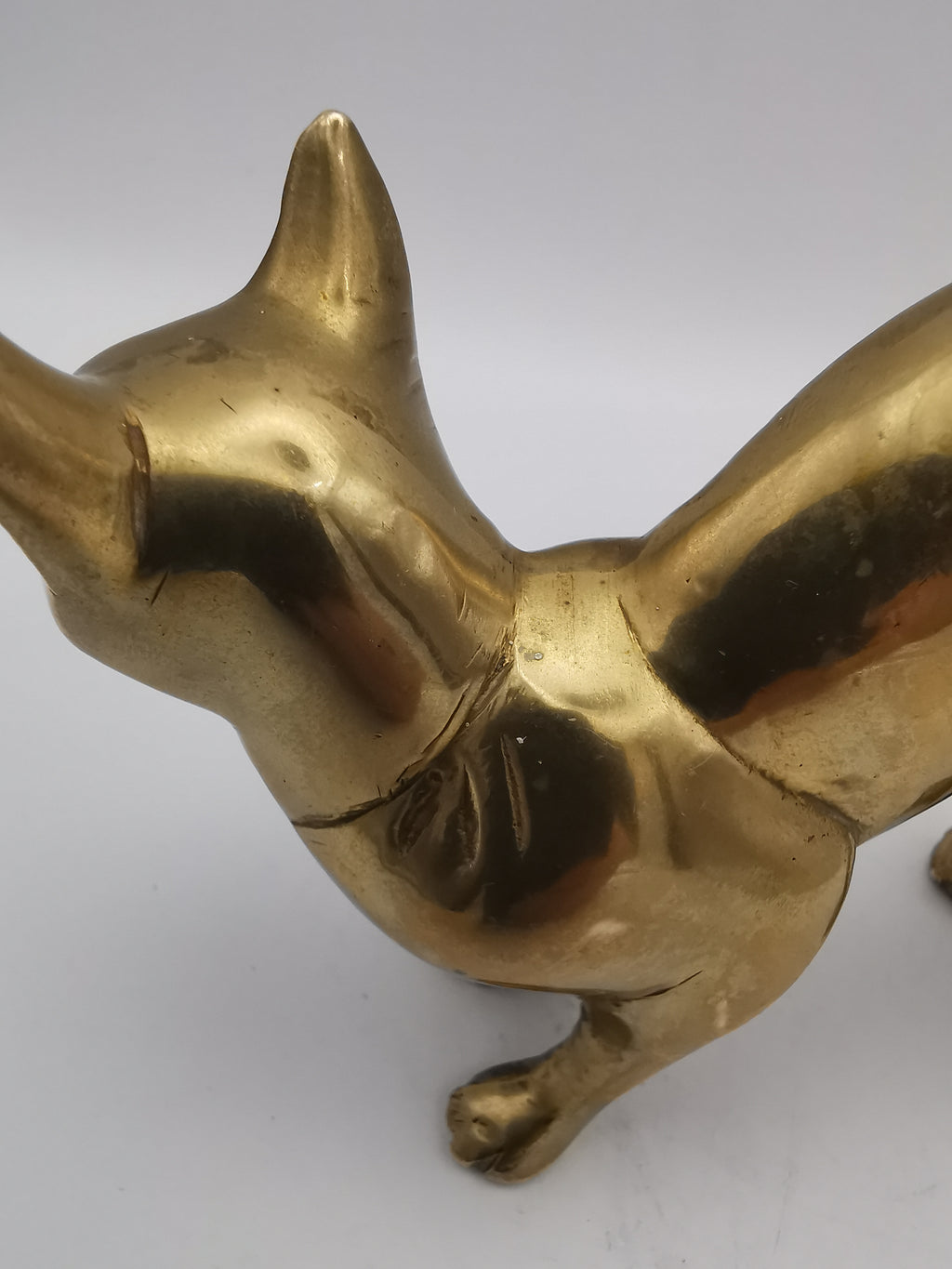 Vintage Mid-Century Solid Brass Cat Figurine – Arched Back Feline Ornament
