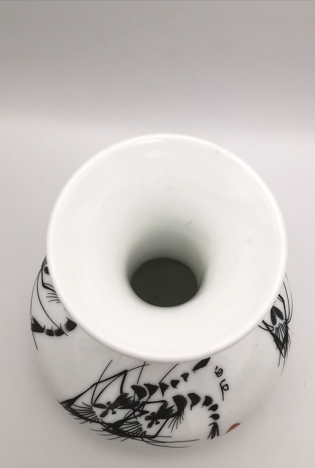 Vintage Jingdezhen Chinese Porcelain Shrimp Vase - Qi Baishi Style