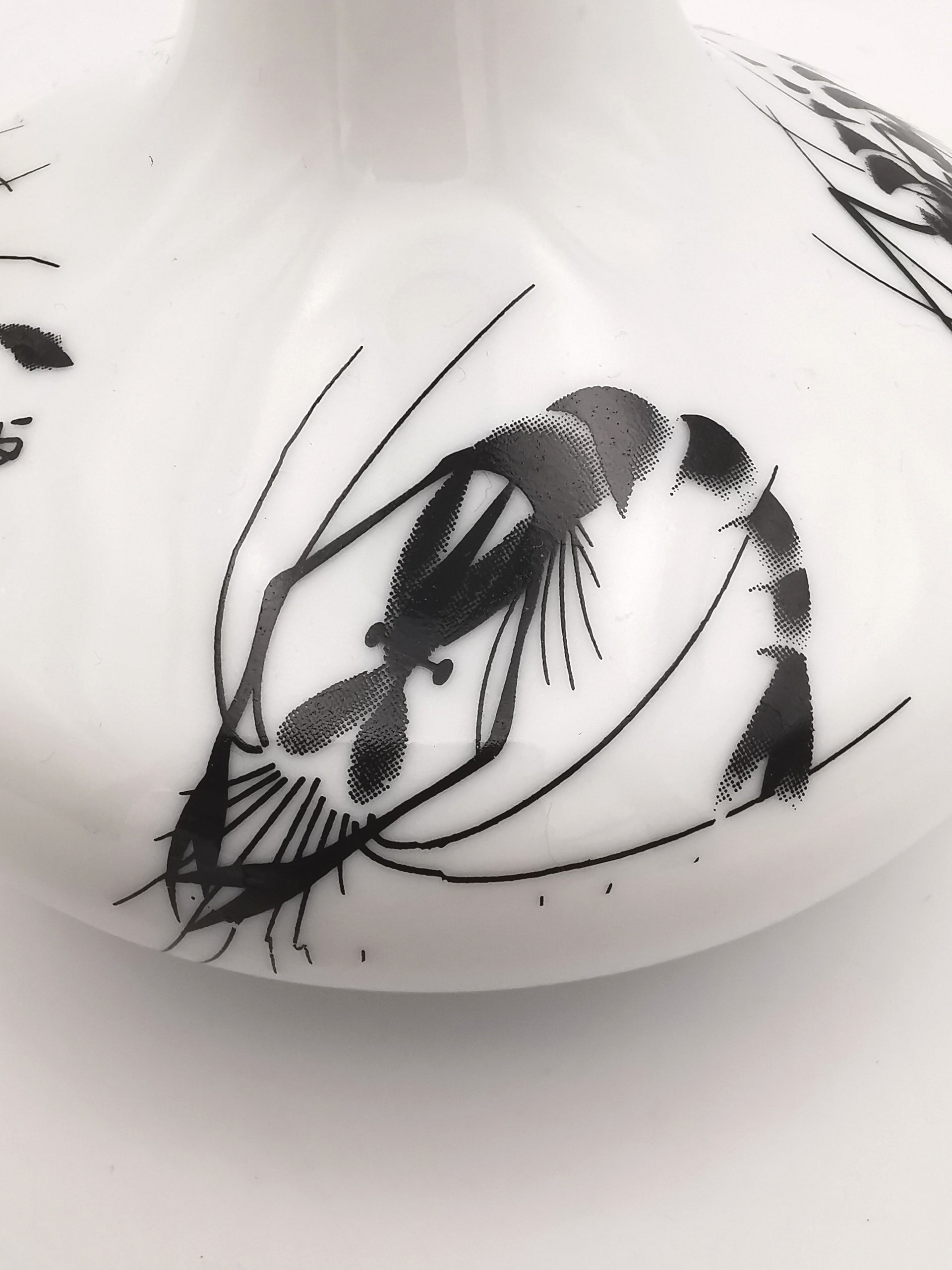 Vintage Jingdezhen Chinese Porcelain Shrimp Vase - Qi Baishi Style
