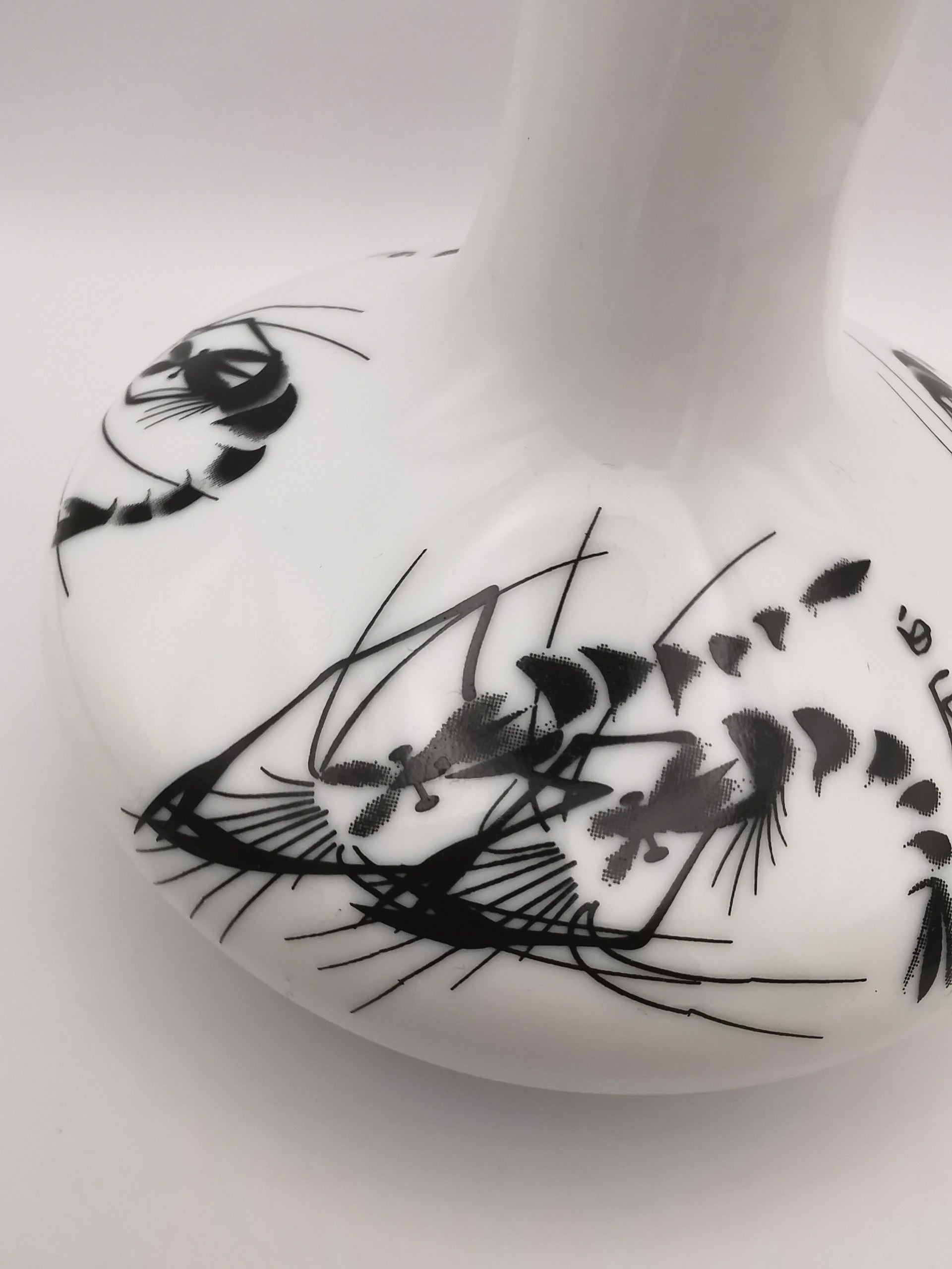 Vintage Jingdezhen Chinese Porcelain Shrimp Vase - Qi Baishi Style