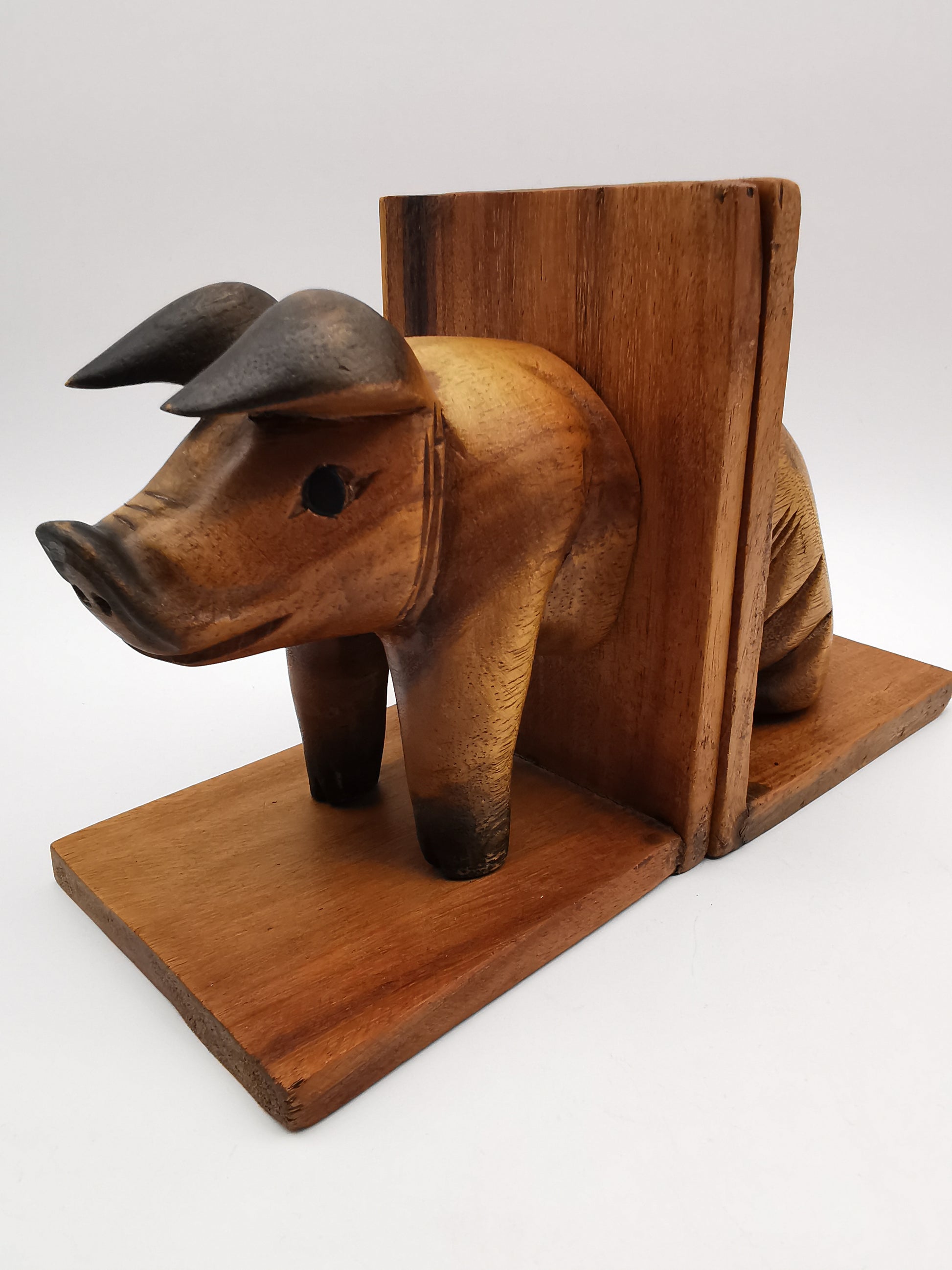Vintage Hand-Carved Wooden Pig Bookends – Rustic Farmhouse Animal Shelf Decor